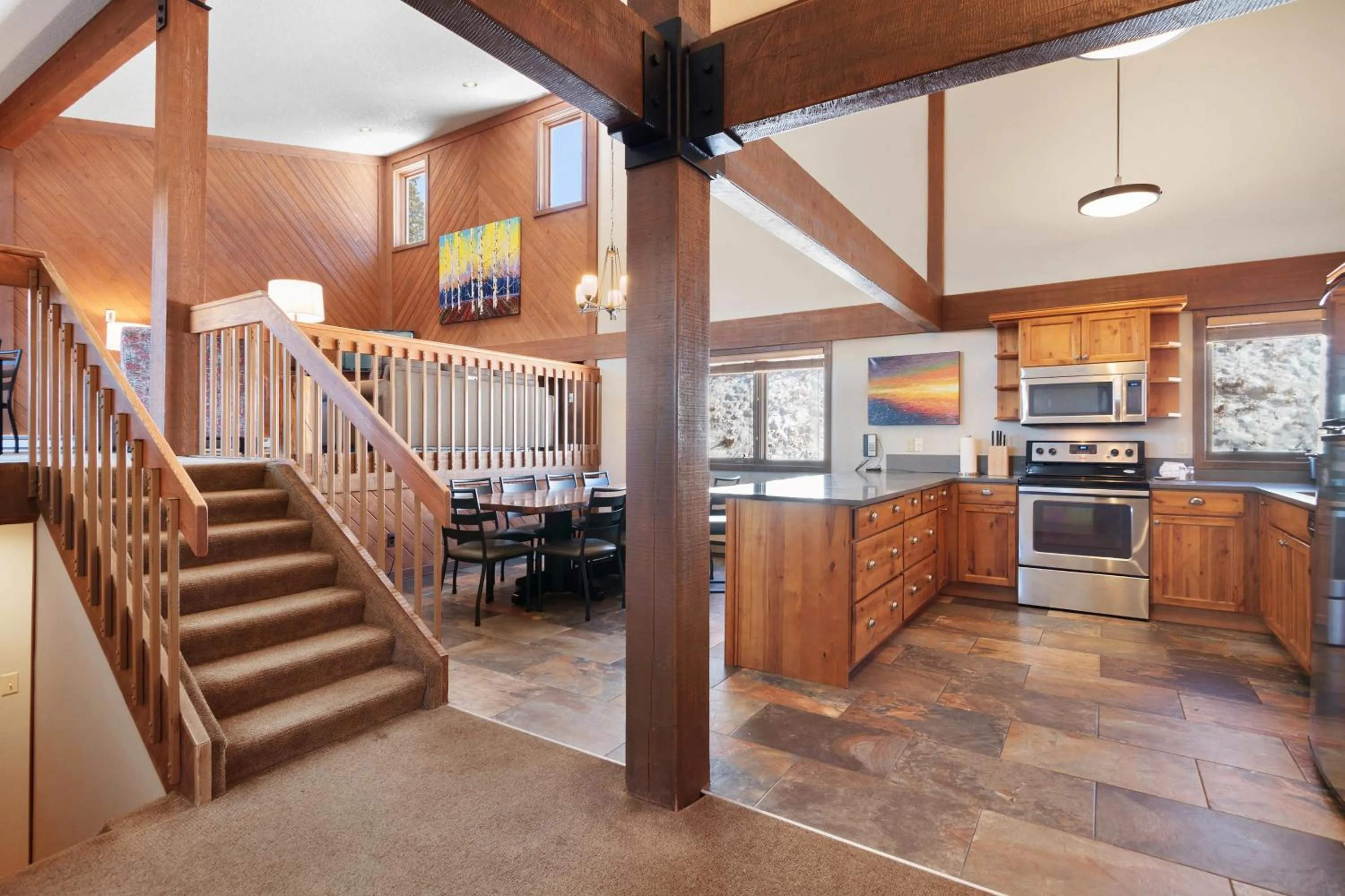 Dining area in Gold Point Resort Breckenridge by Vacatia