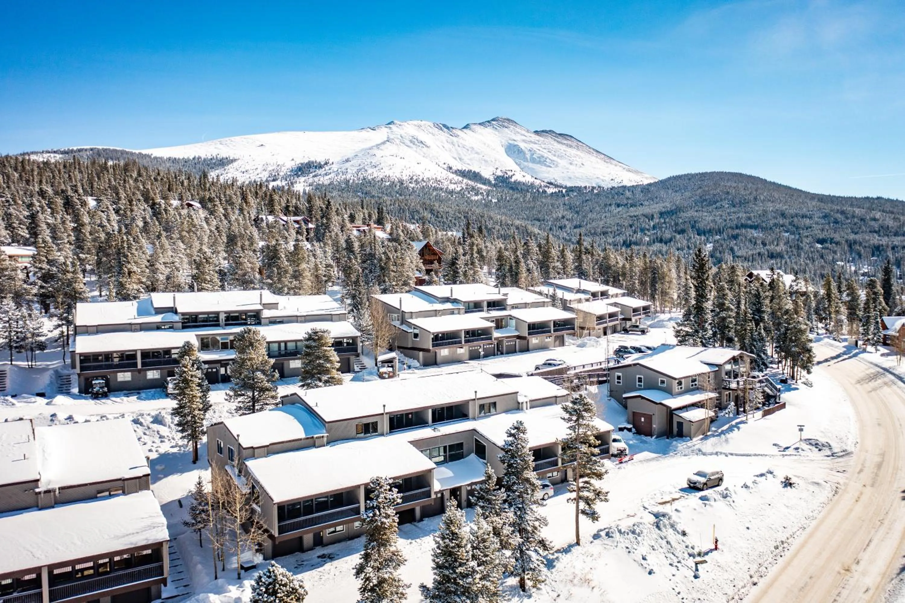 Property building in Gold Point Resort Breckenridge by Vacatia