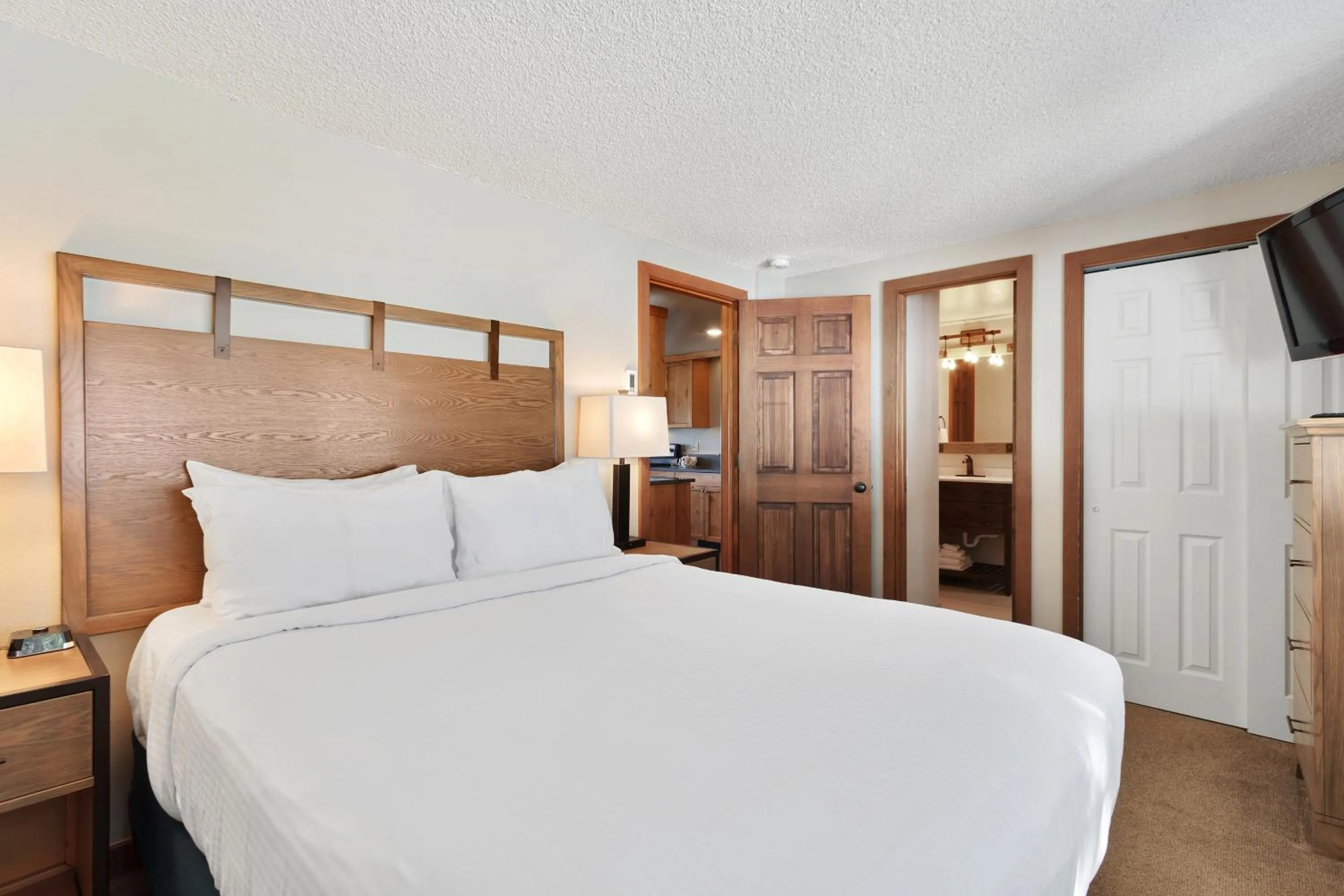 Bed in Gold Point Resort Breckenridge by Vacatia