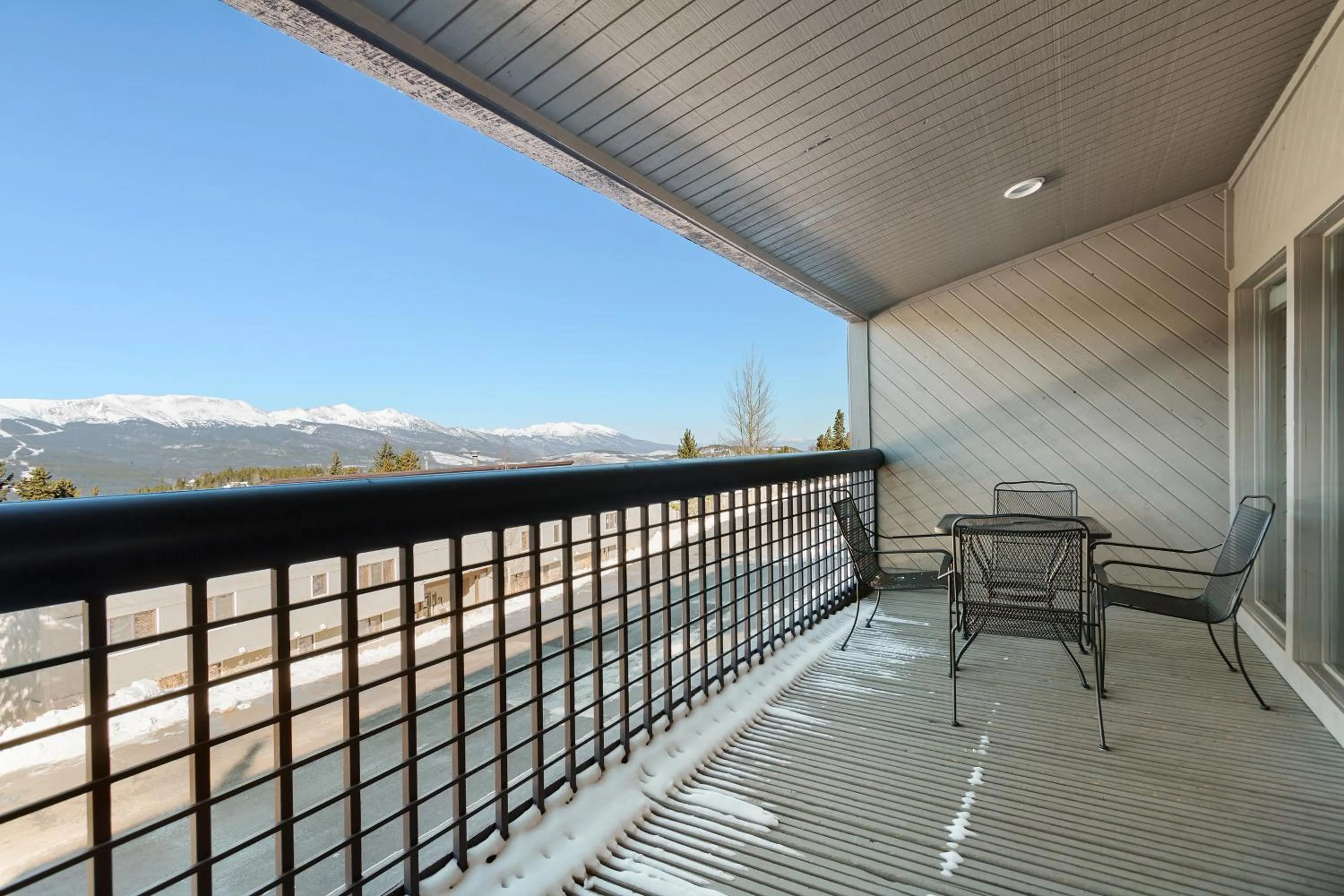 Day in Gold Point Resort Breckenridge by Vacatia