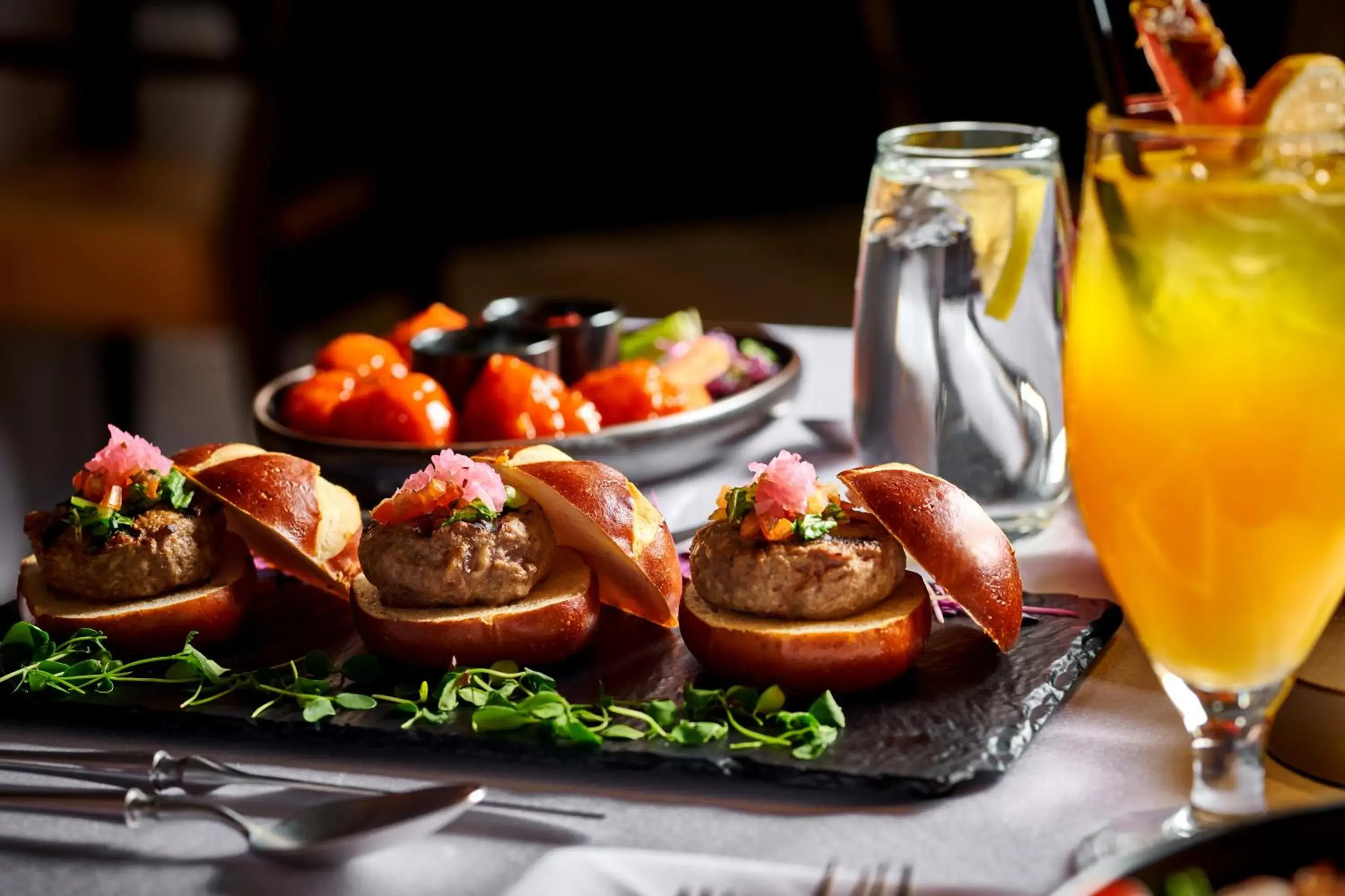 Restaurant/places to eat in Sleepy Hollow Hotel Restaurant/places to eat in Sleepy Hollow Hotel