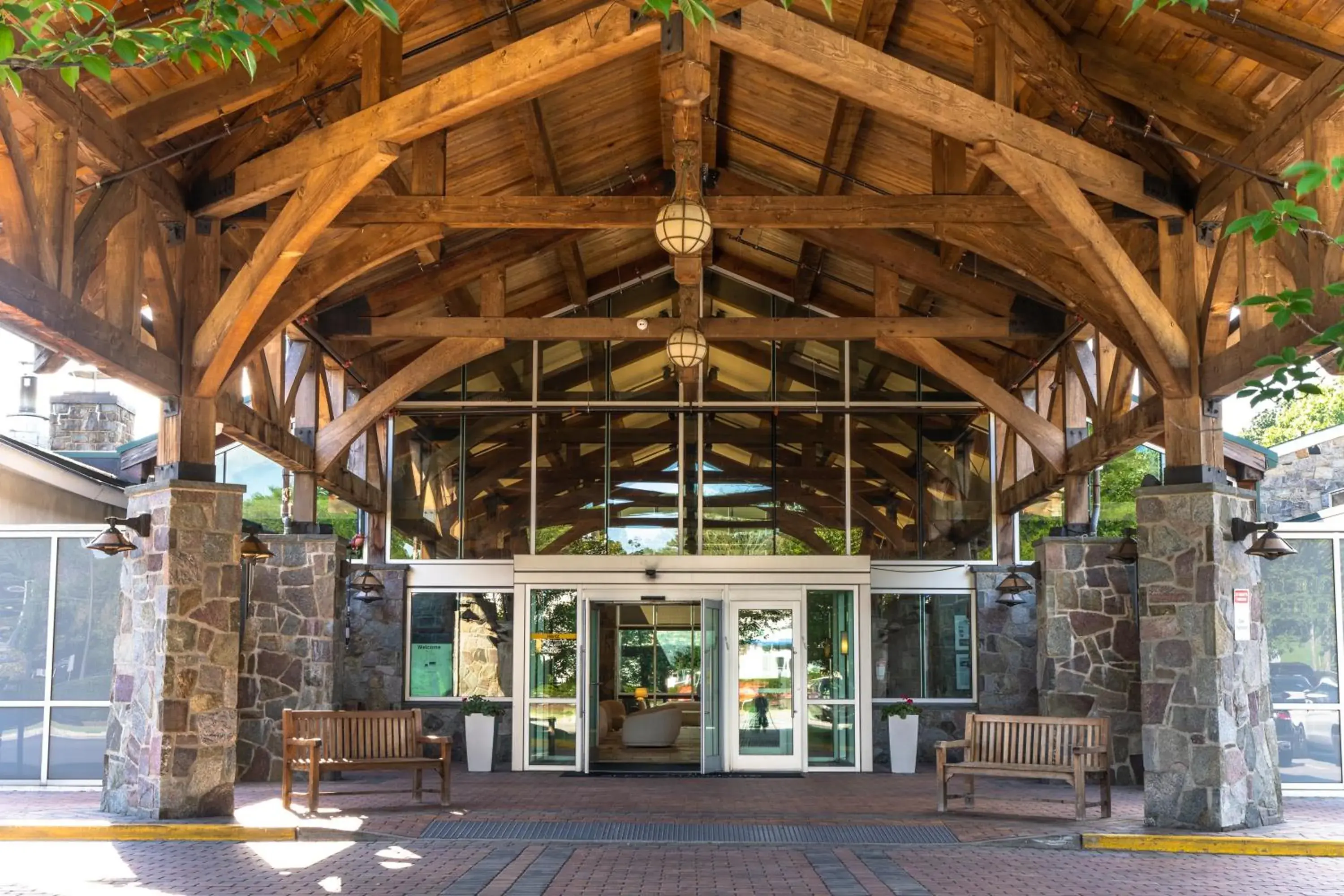 Property building in Sleepy Hollow Hotel Property building in Sleepy Hollow Hotel