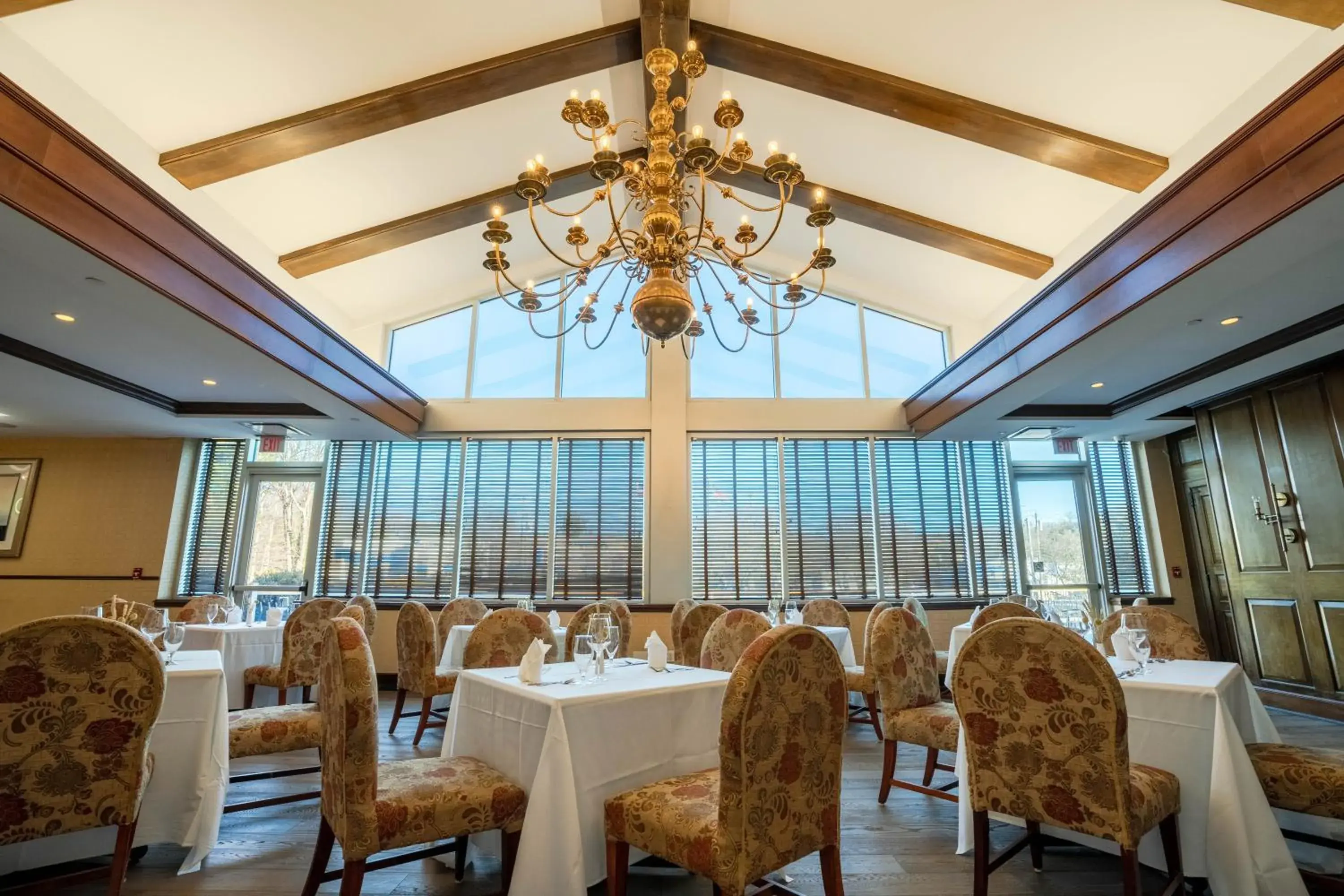 Restaurant/places to eat in Sleepy Hollow Hotel Restaurant/places to eat in Sleepy Hollow Hotel