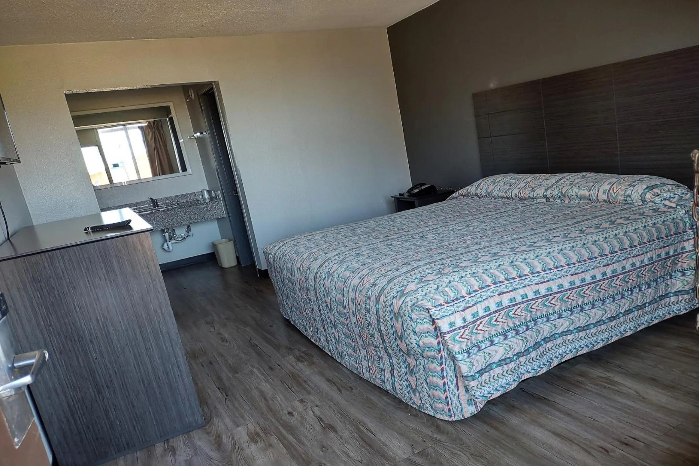 Bedroom in Hotel Comfort Stay by OYO Texarkana East, AR I-30