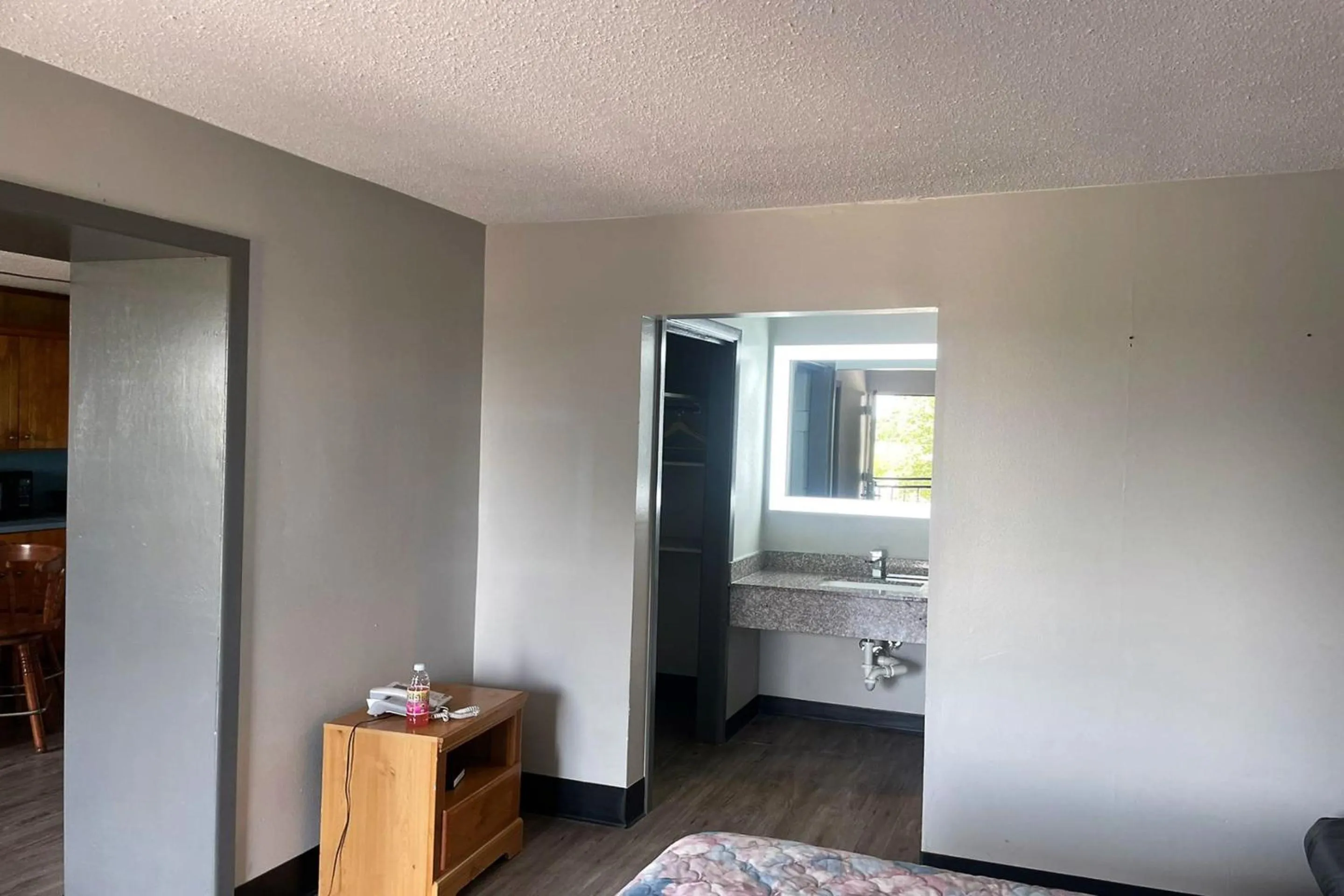 Bedroom in Hotel Comfort Stay by OYO Texarkana East, AR I-30