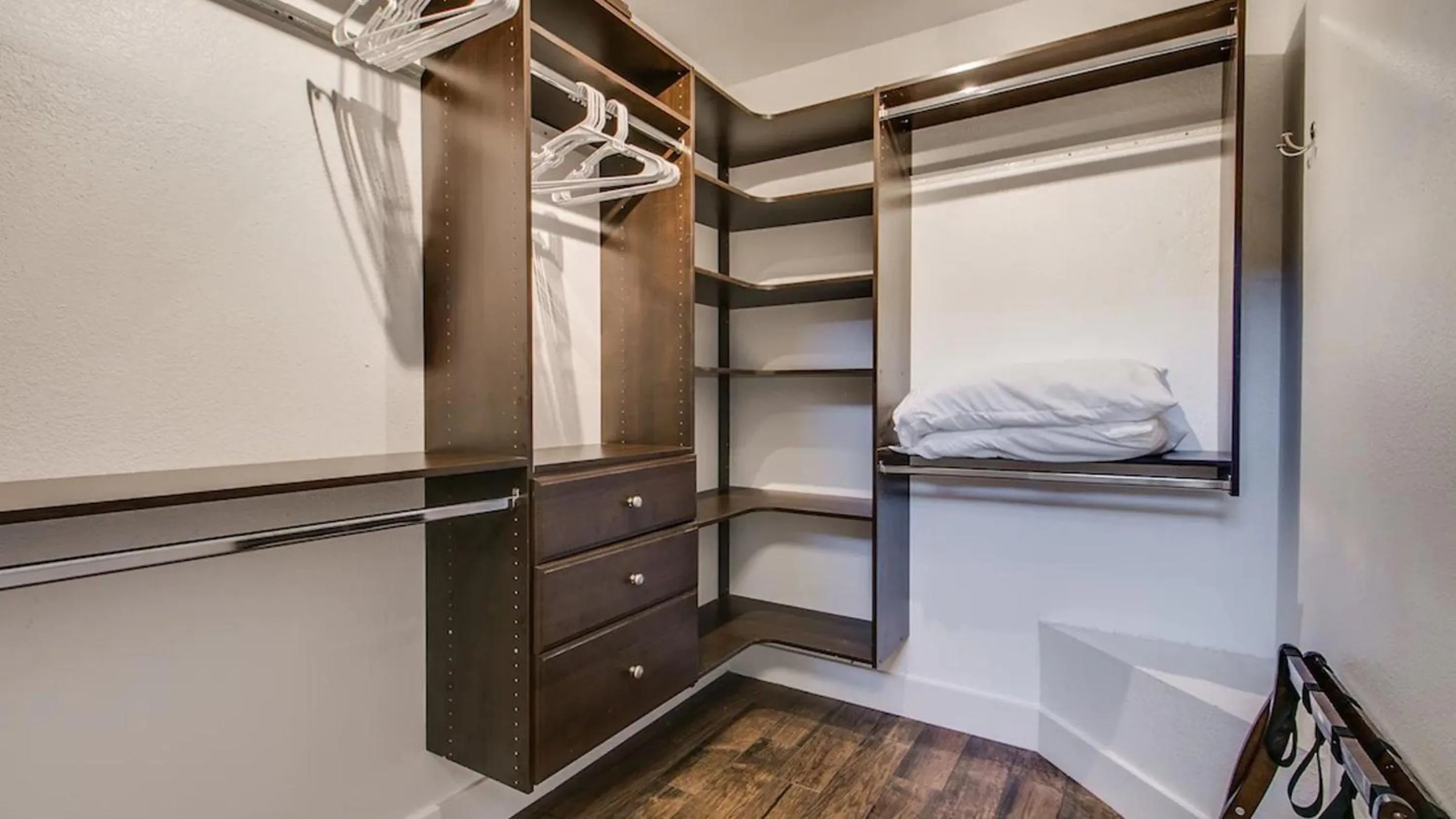 Other, Bed in Spectacular Hilltop Home wResort Like Backyard