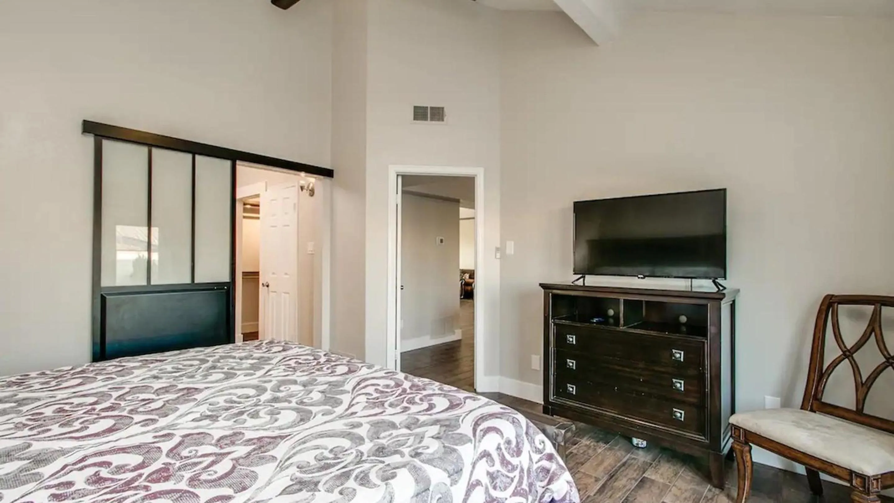 Other, Bed in Spectacular Hilltop Home wResort Like Backyard