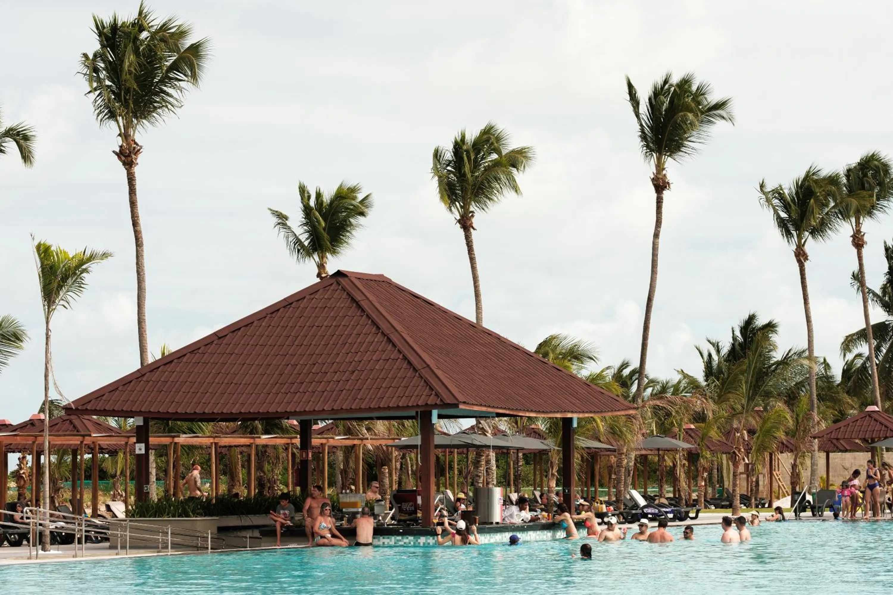 Swimming pool in Vila Galé Resort Alagoas - All Inclusive