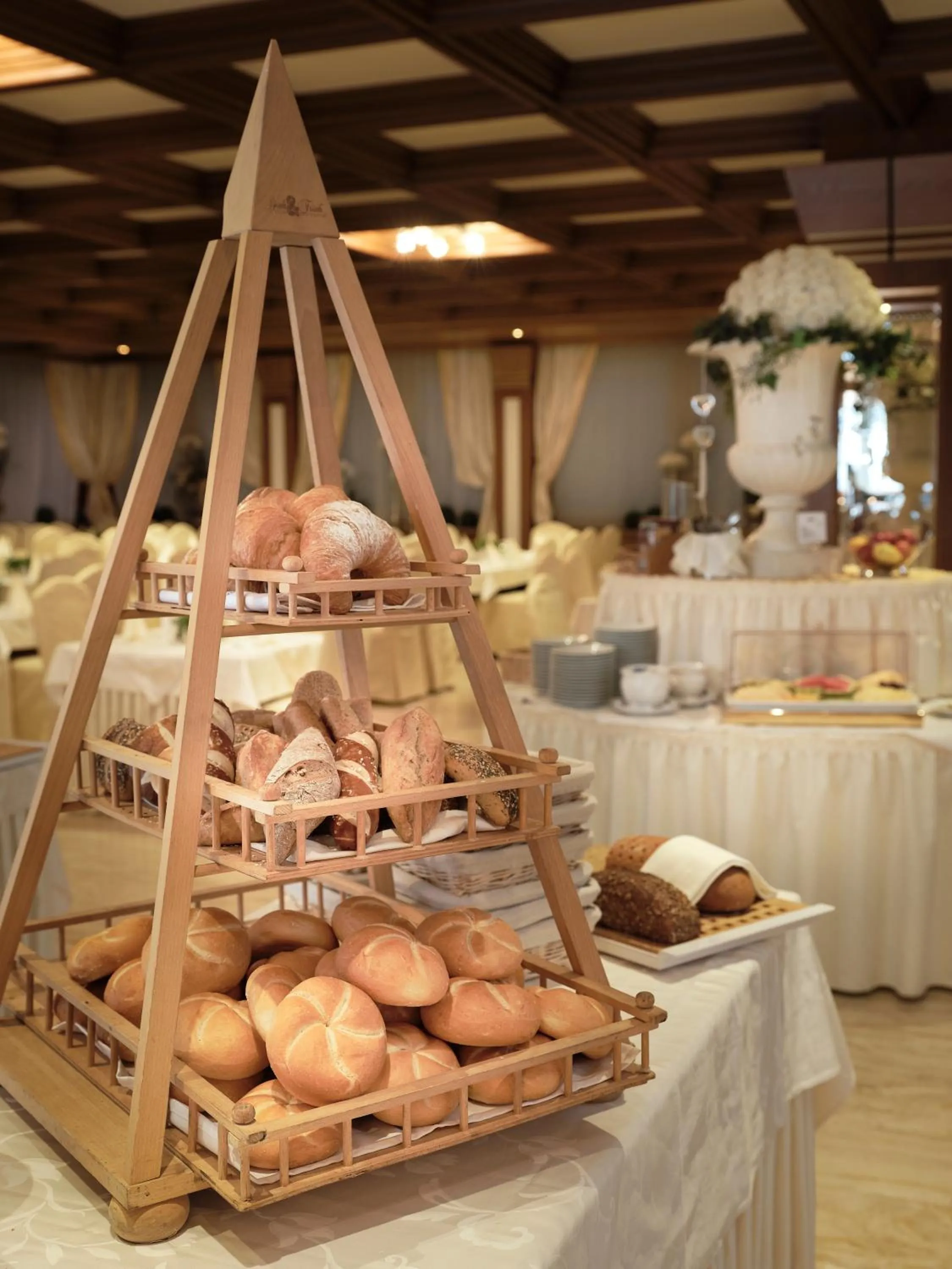 Buffet breakfast in Rumer Hof