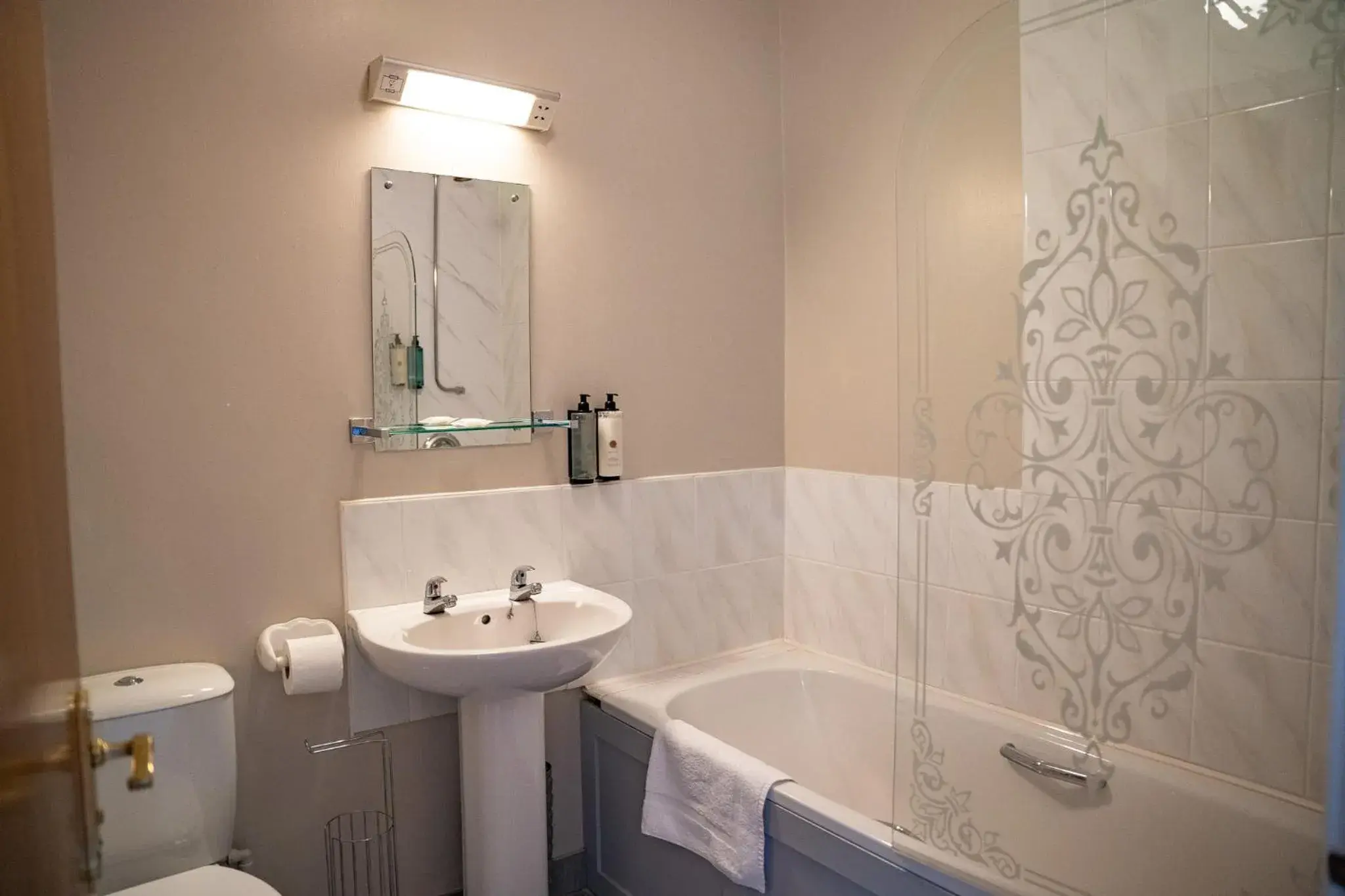 Double or Twin Room with Mountain View in The Briers Country House Double or Twin Room with Mountain View in The Briers Country House