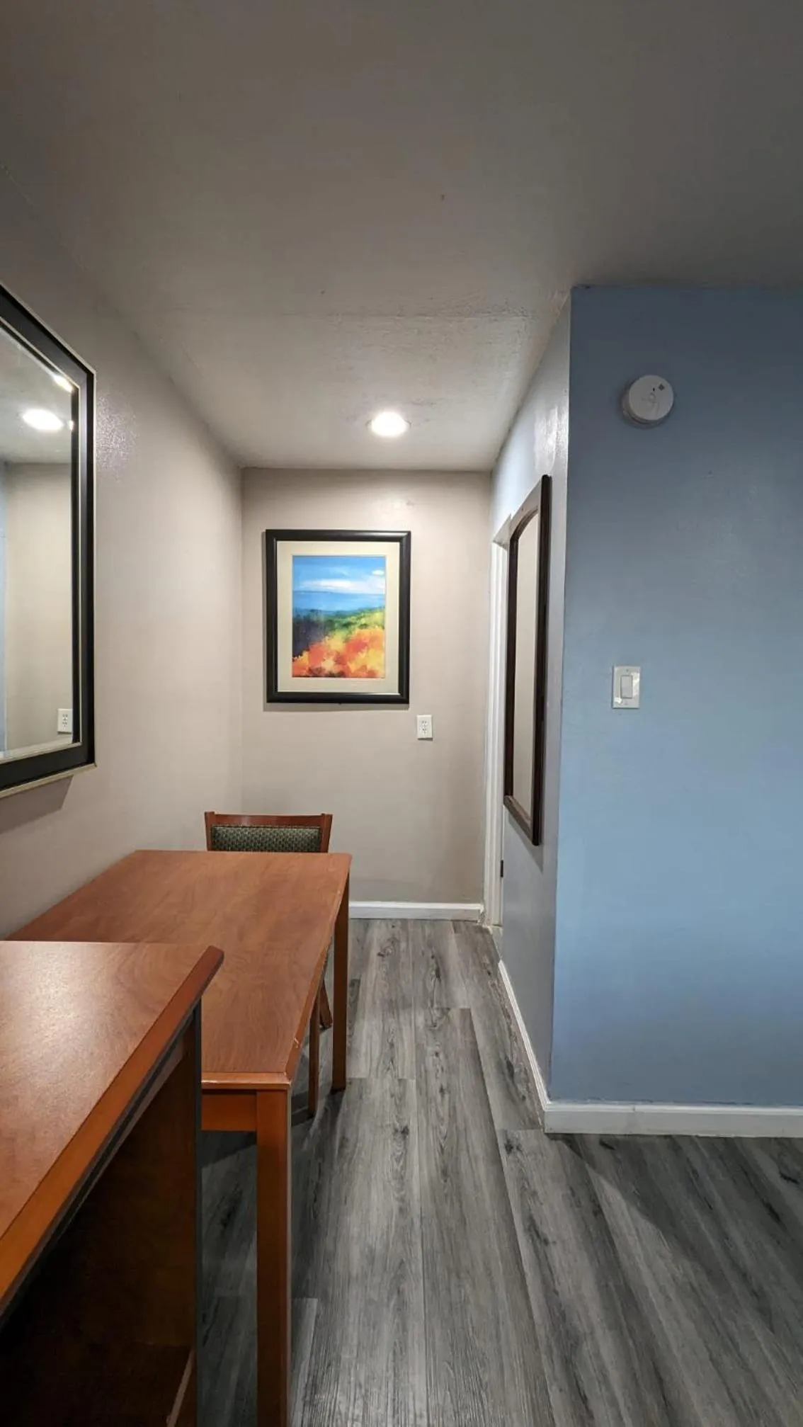 hair dresser in BEST MOTEL on Historic Route 66, Barstow