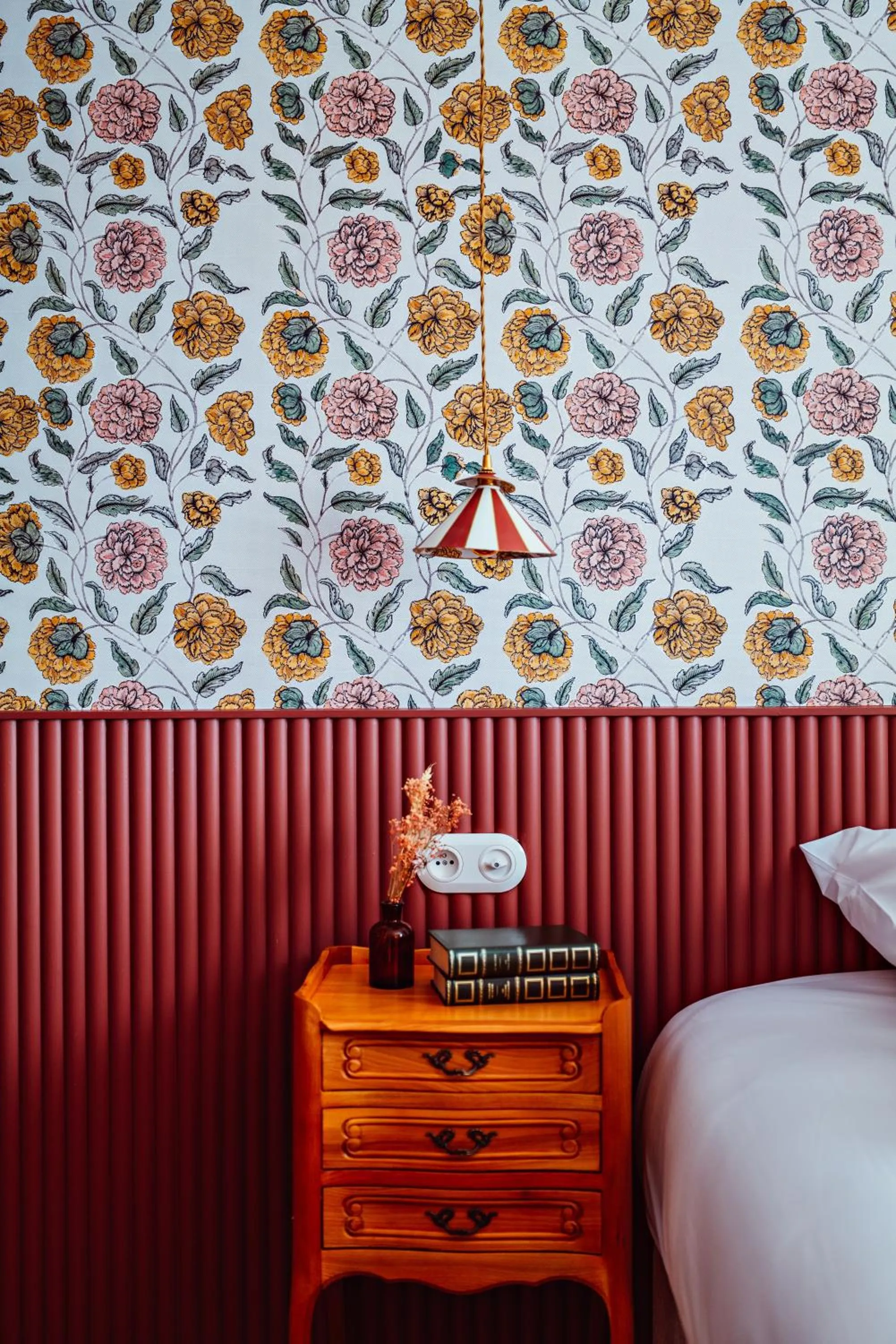 Decorative detail, Bed in Hôtel Maison Lacassagne Lyon