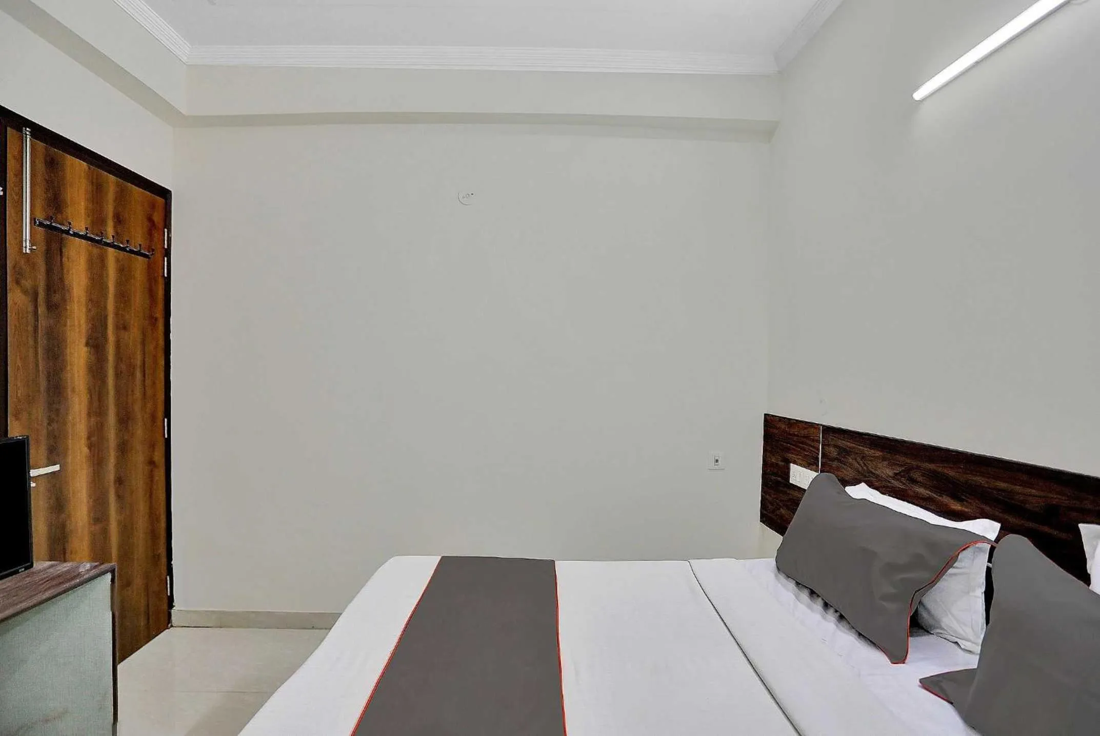 Bedroom, Bed in Collection O Raksha Inn Near PVR Ansal Plaza Greater Noida