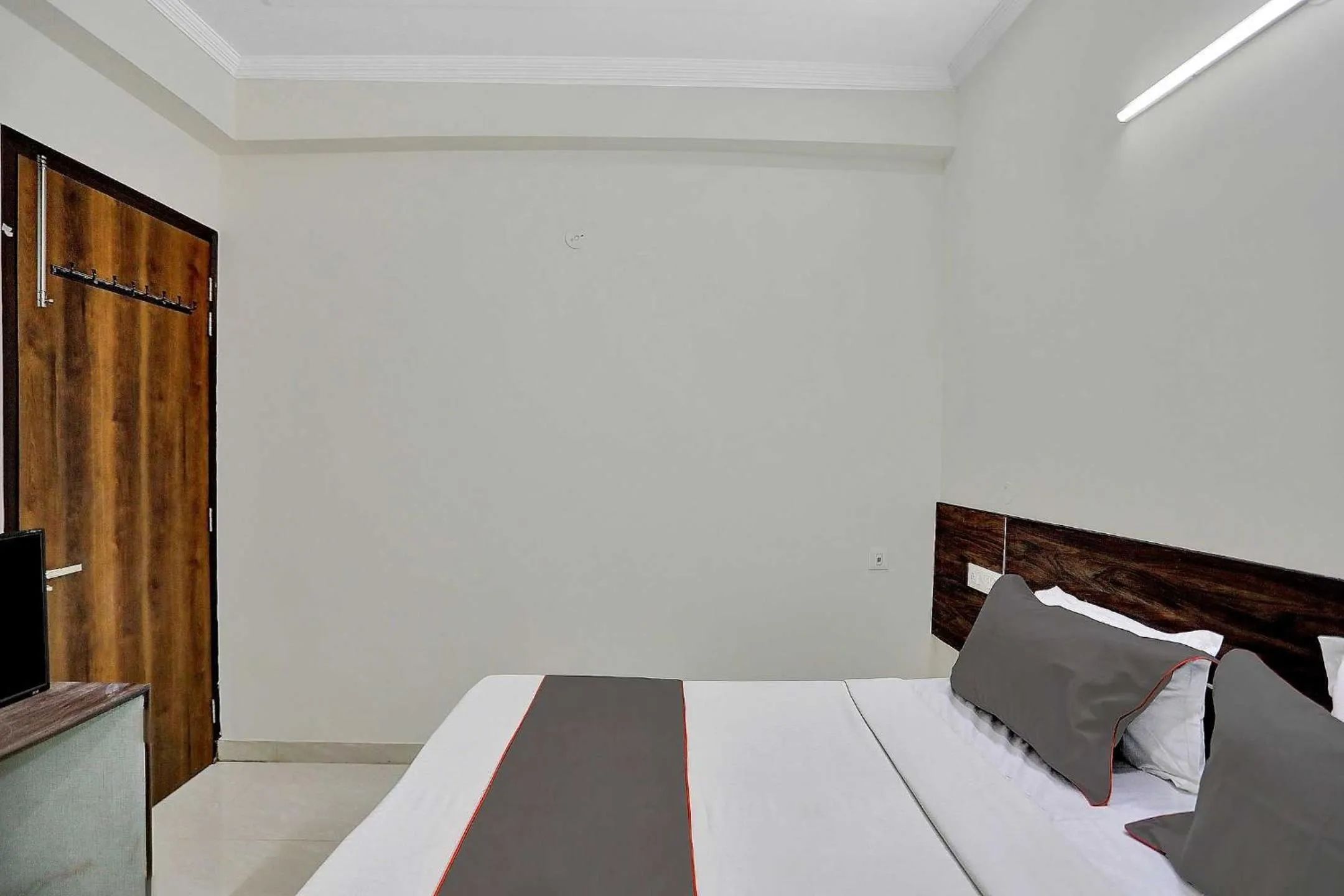 Bedroom, Bed in Collection O Raksha Inn Near PVR Ansal Plaza Greater Noida