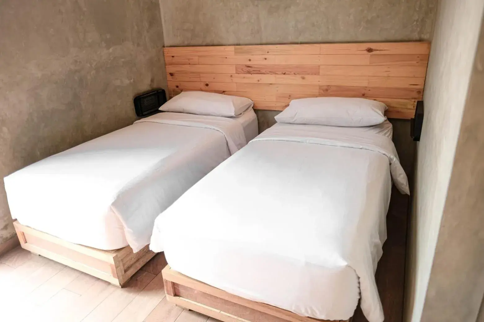 Bed in Hotel Summerville Bed in Hotel Summerville