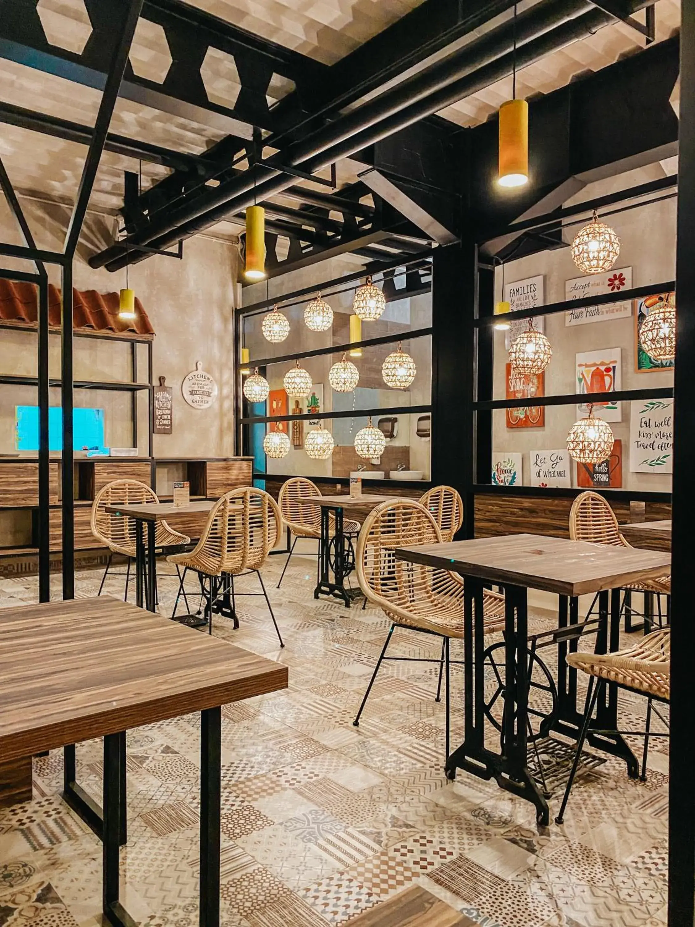 Restaurant/places to eat in Hotel Summerville Restaurant/places to eat in Hotel Summerville