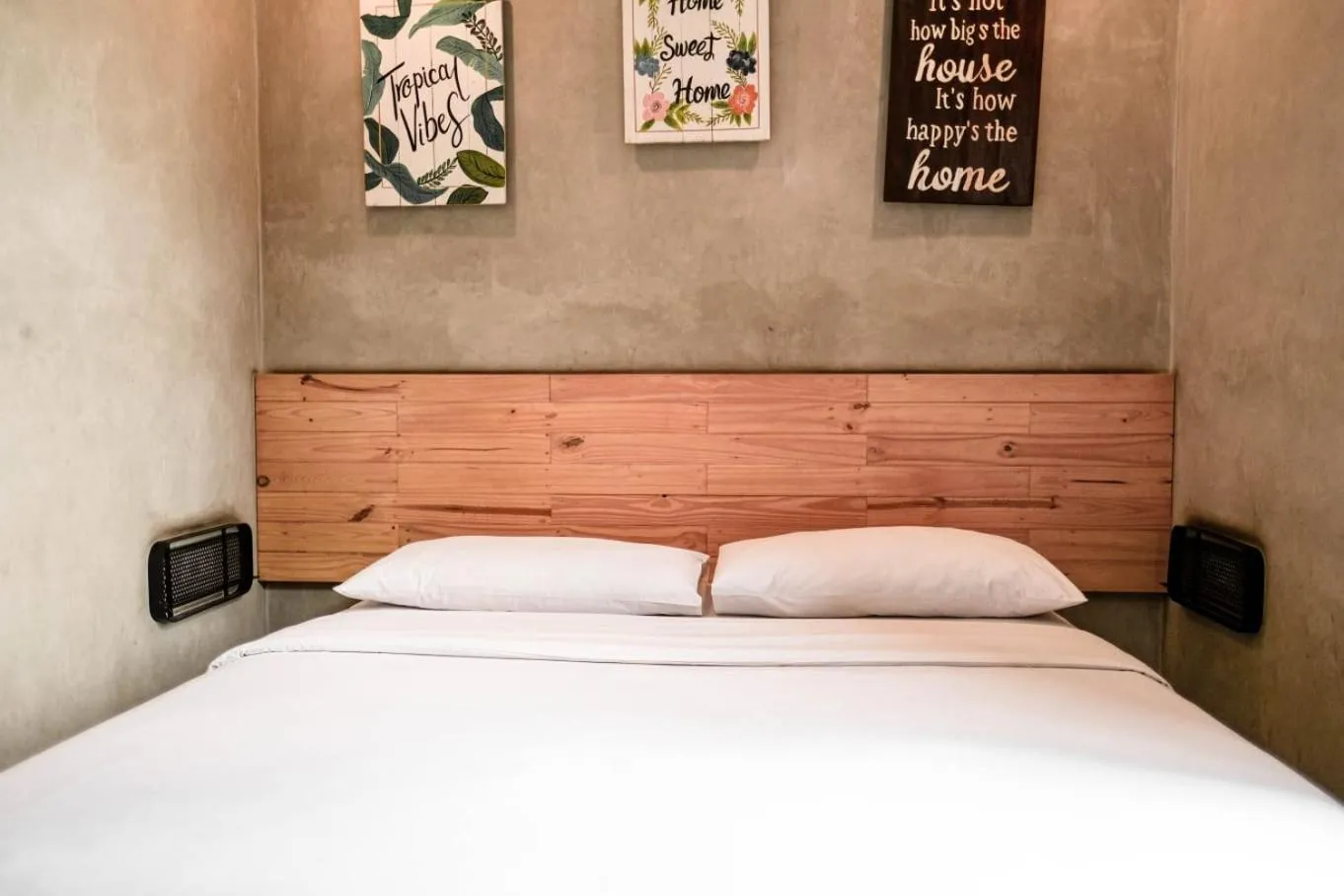 Bed in Hotel Summerville