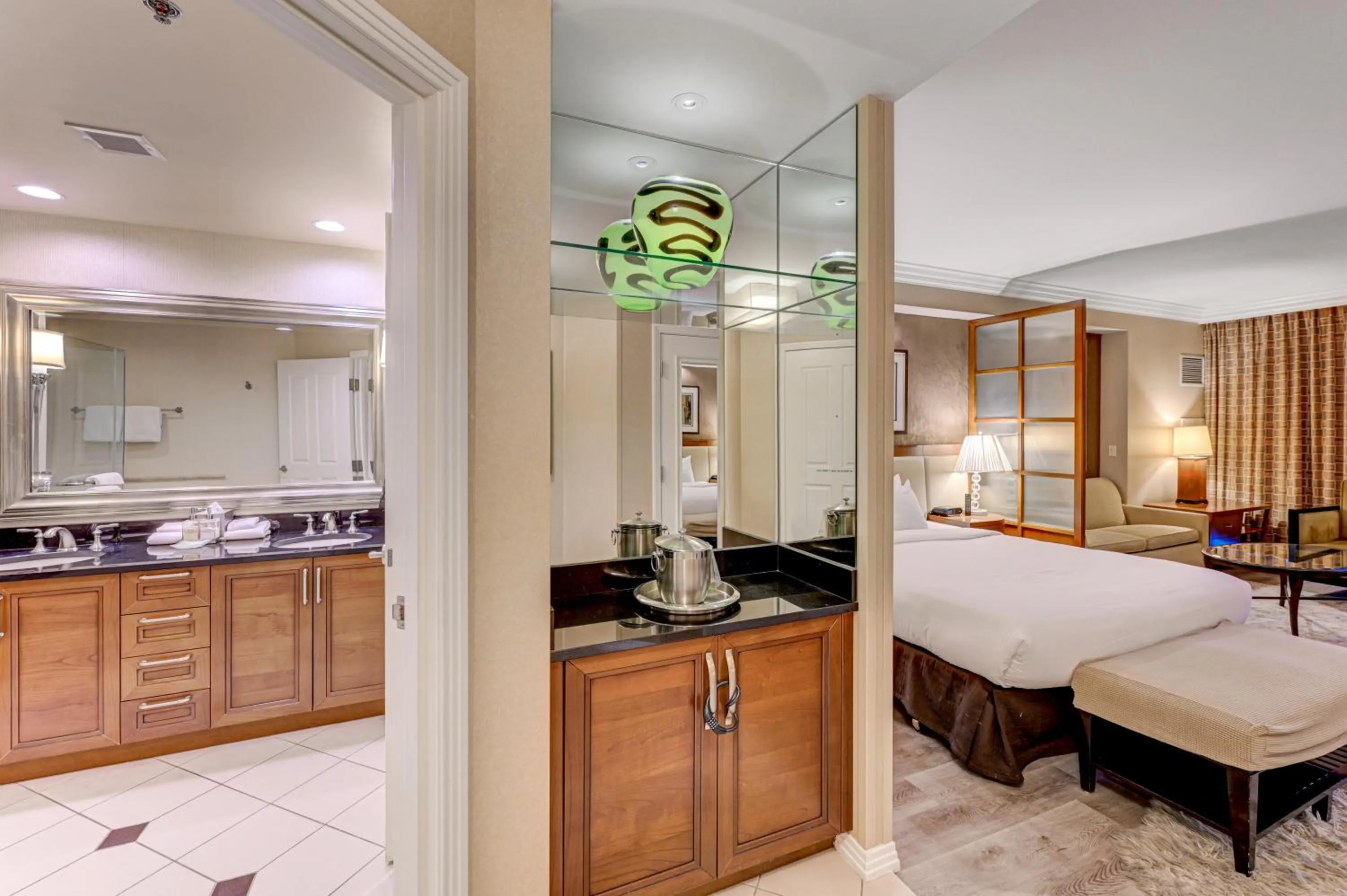 Luxury Studio MGM Signature Best Location Lazy River No Resort Fee