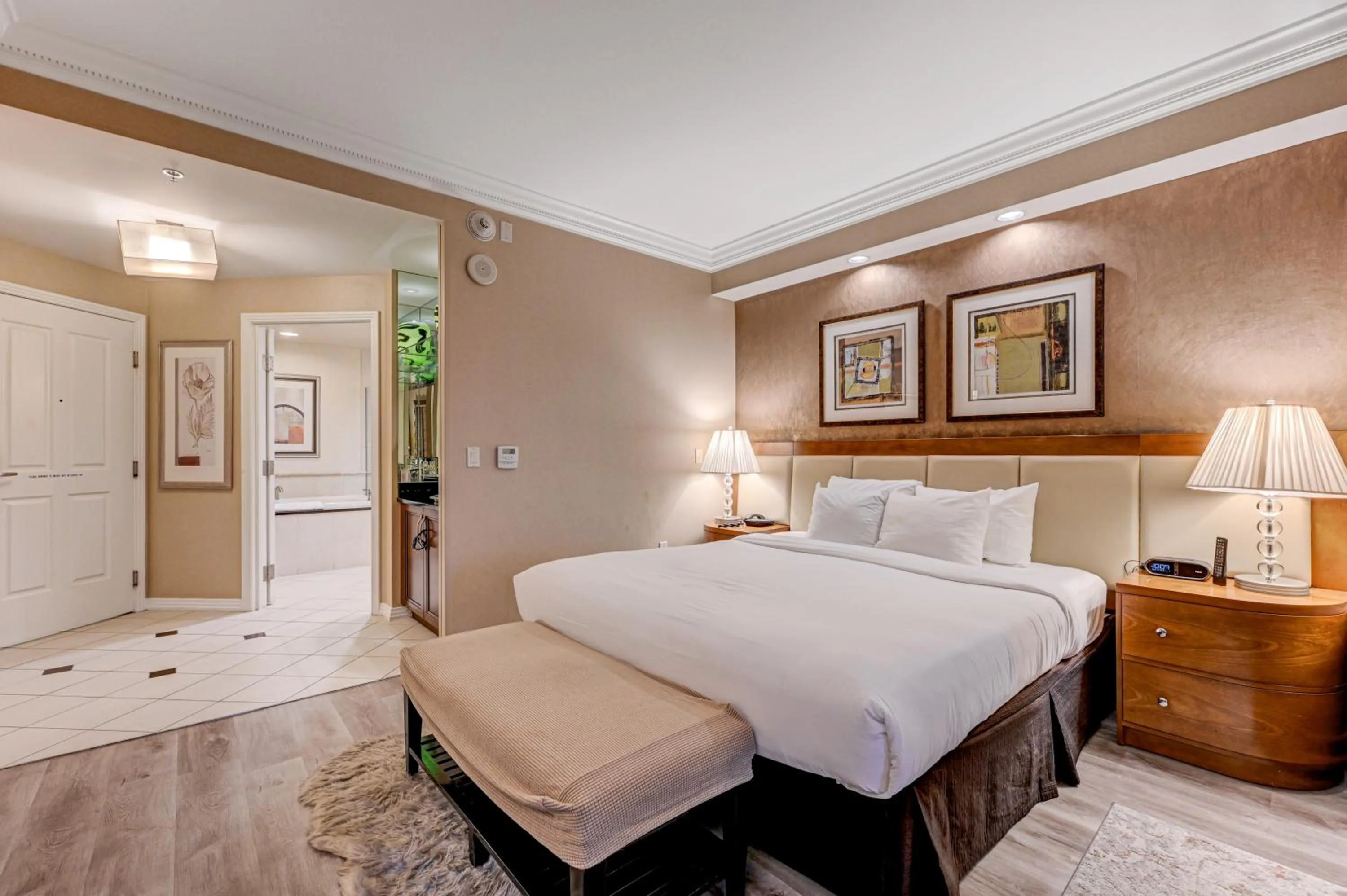 Bed in Luxury Studio MGM Signature Best Location Lazy River No Resort Fee