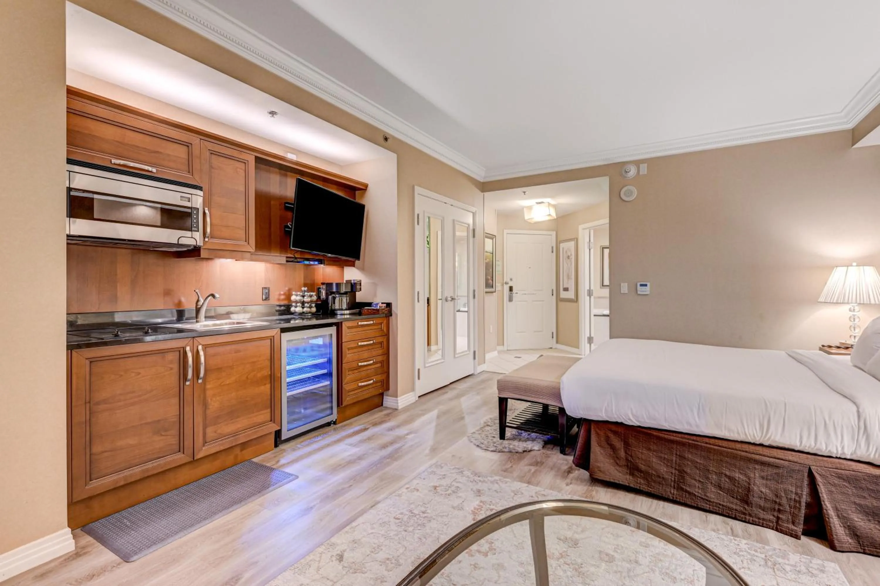 Bed in Luxury Studio MGM Signature Best Location Lazy River No Resort Fee