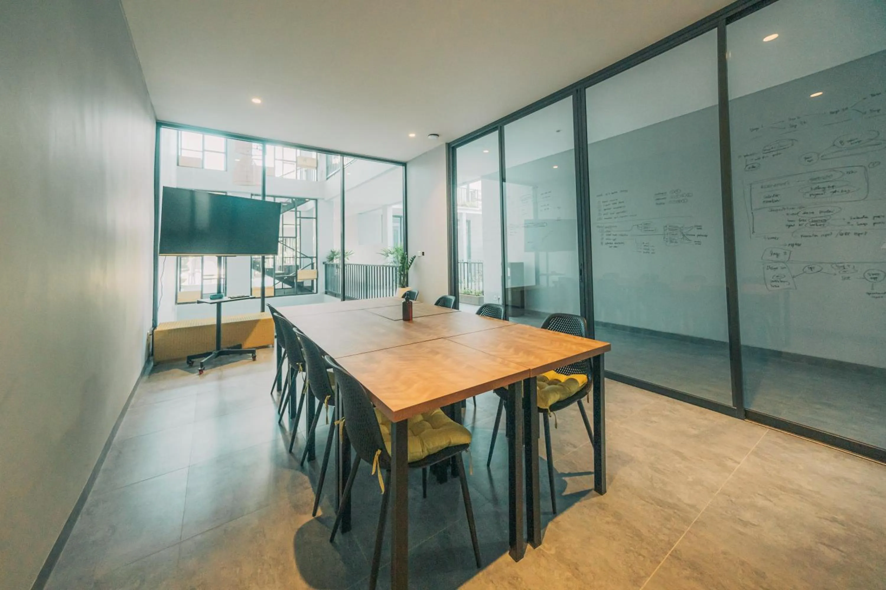 Meeting/conference room in Bestah Coliving