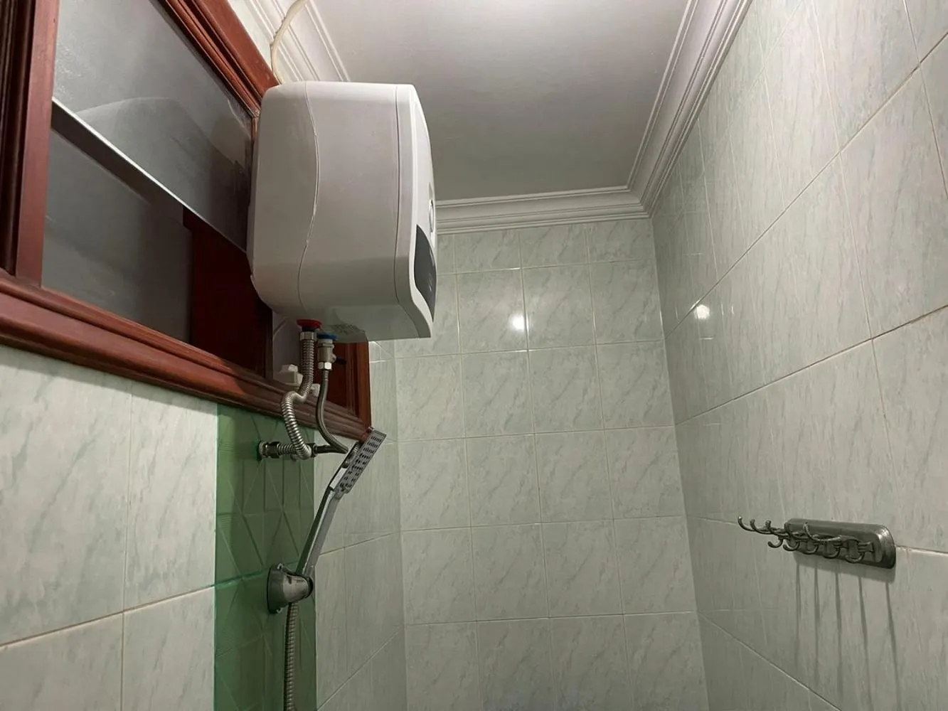 Bathroom in RedDoorz Syariah @ Karang Pilang