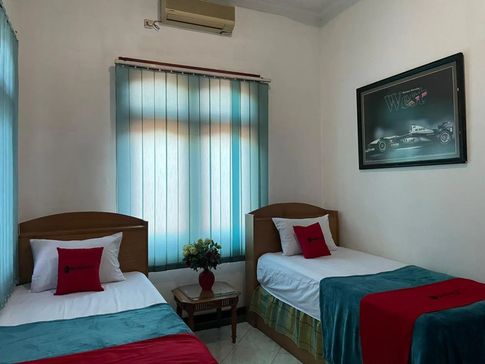 Bedroom, Bed in RedDoorz Syariah @ Karang Pilang