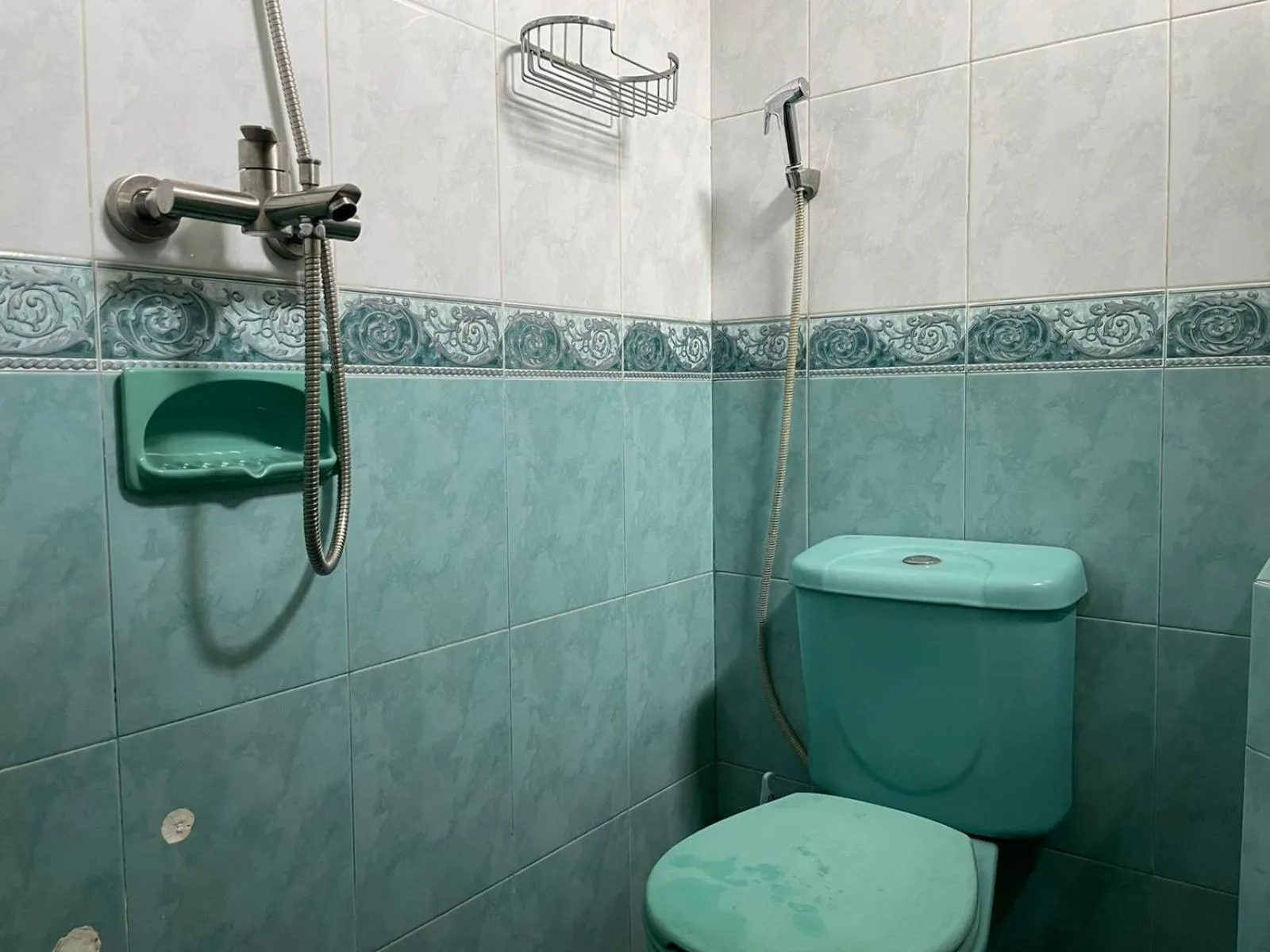 Bathroom in RedDoorz Syariah @ Karang Pilang