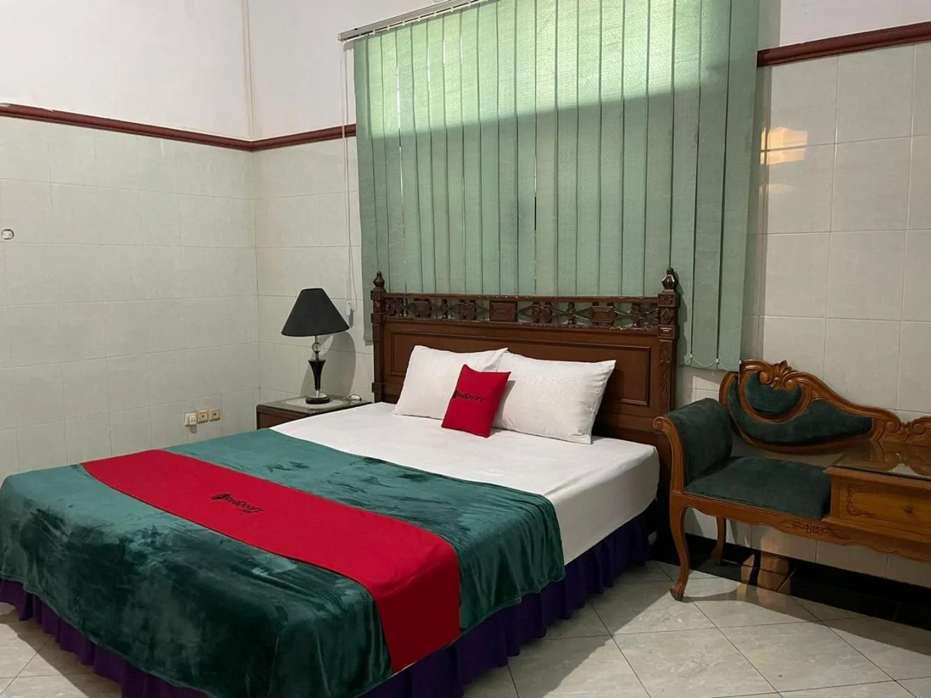 RedDoorz Syariah @ Karang Pilang