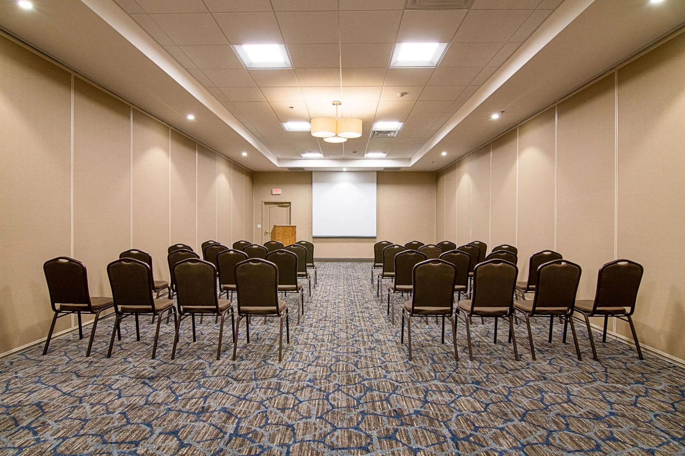 Meeting/conference room in Comfort Inn Plymouth-Minneapolis