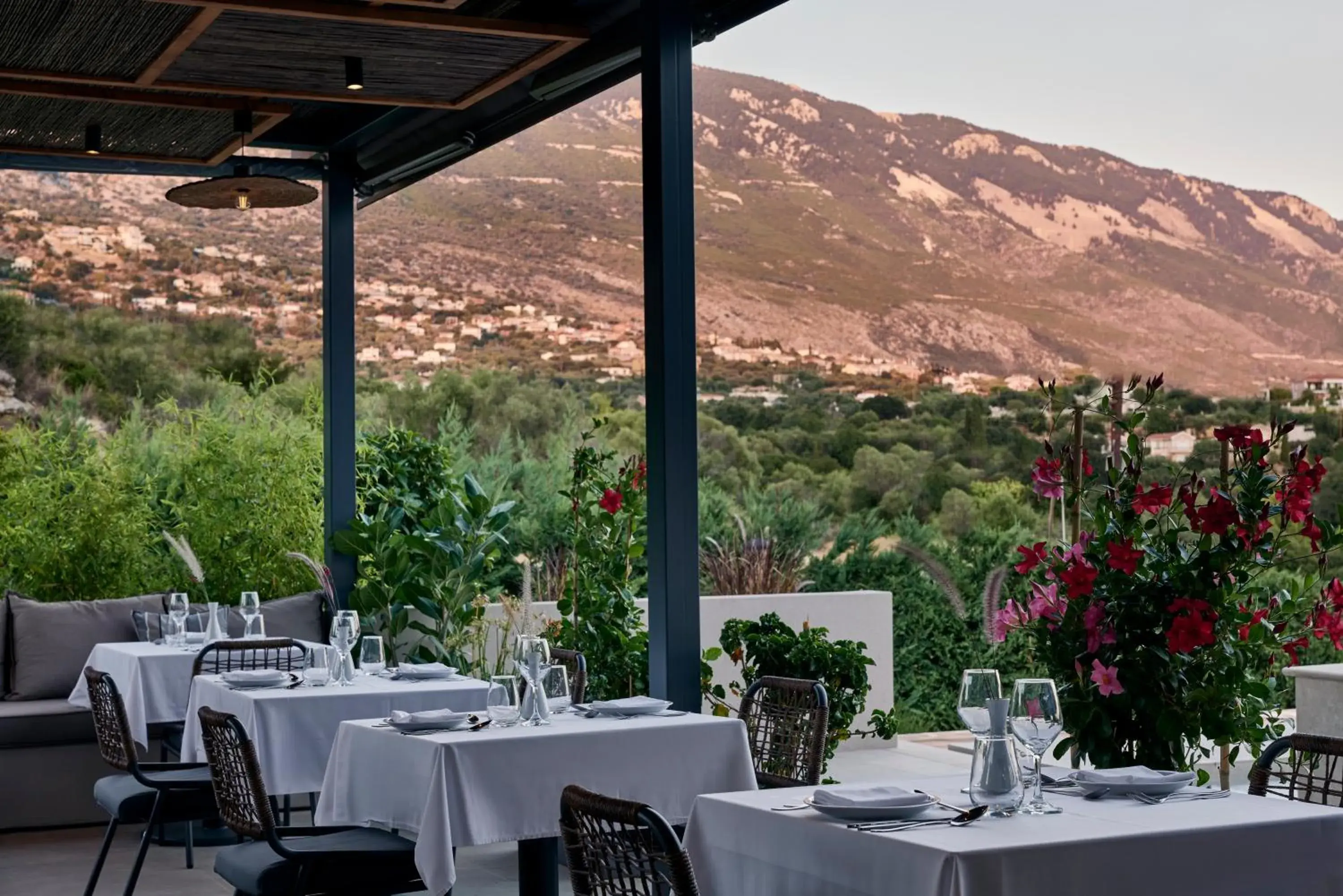 Restaurant/places to eat in Celestial All Suites Restaurant/places to eat in Celestial All Suites