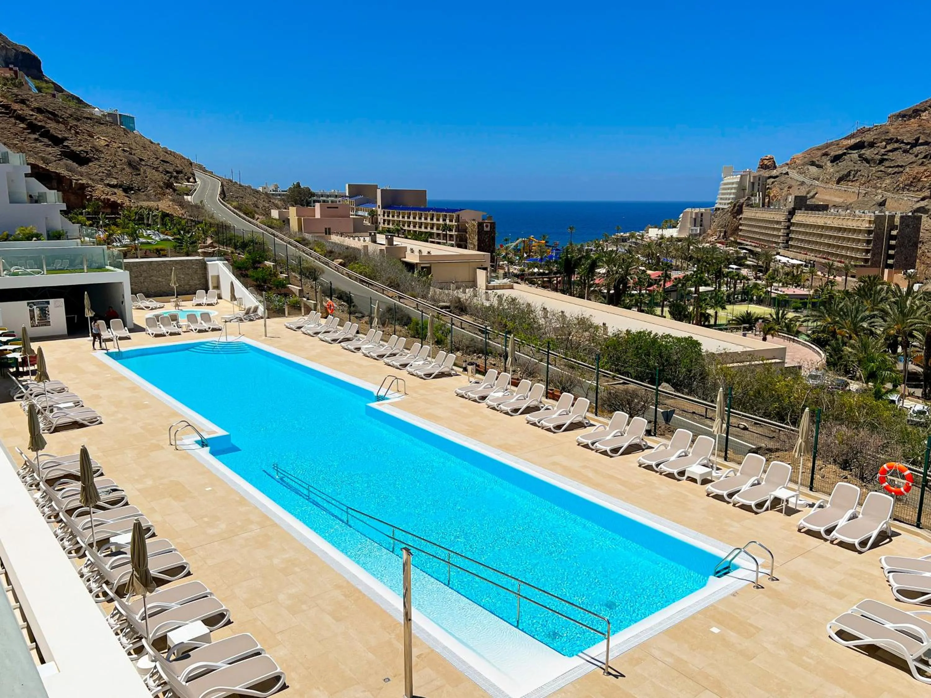 Swimming pool in Apartamentos Cordial Magec Taurito