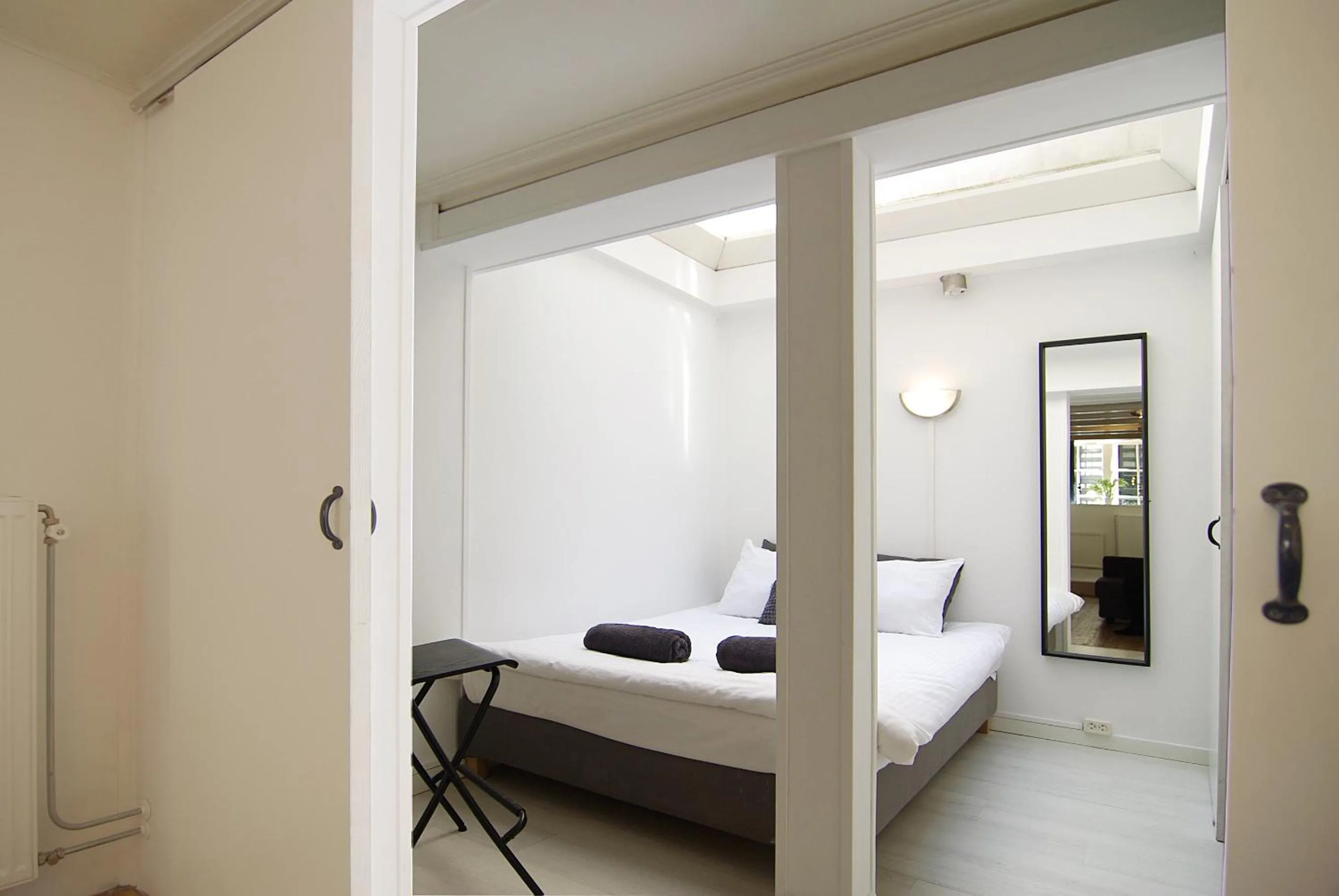 Bed in Cosy apartment right in the city center with AIRCO!