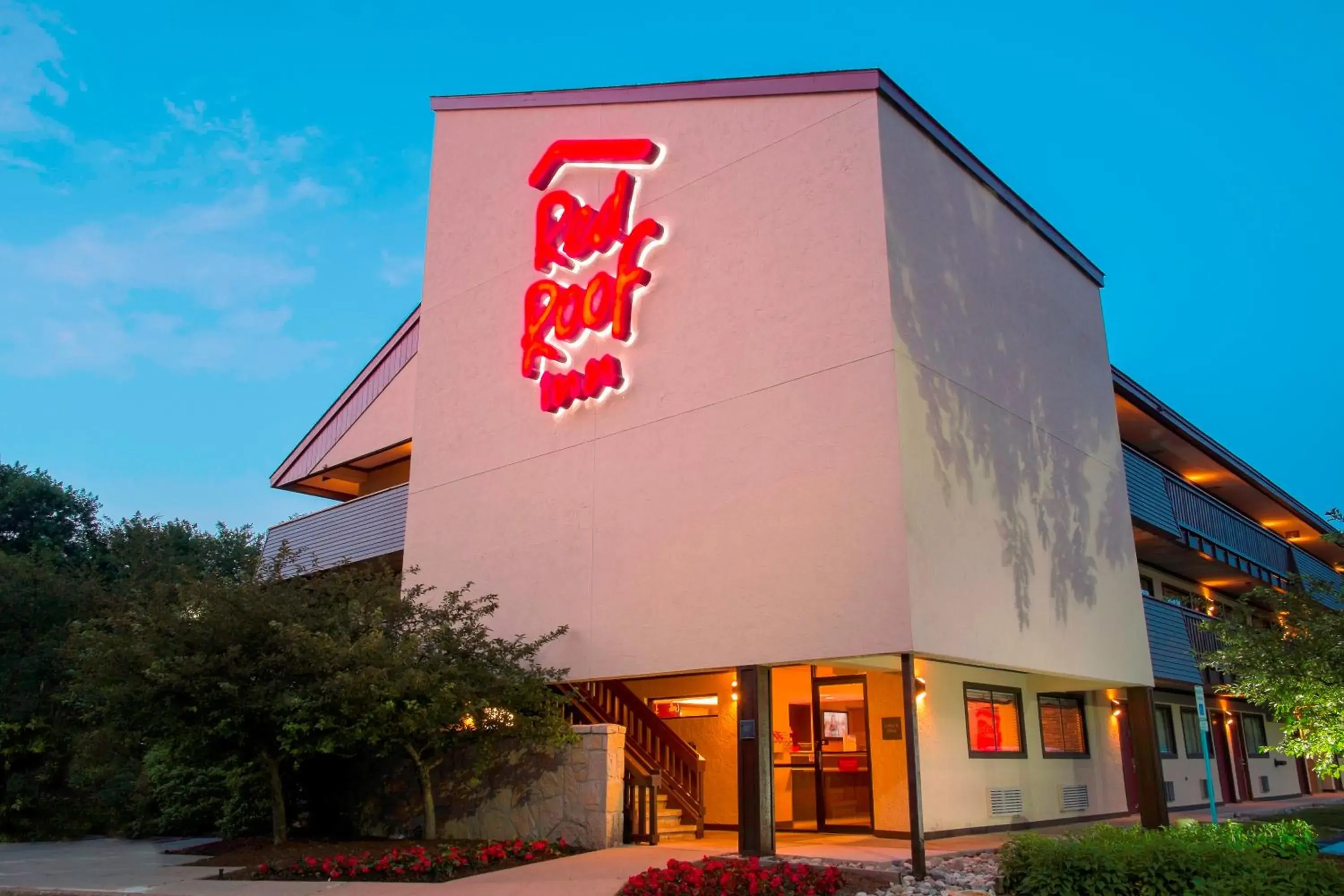 Property building in Red Roof Inn Philadelphia - Oxford Valley Property building in Red Roof Inn Philadelphia - Oxford Valley