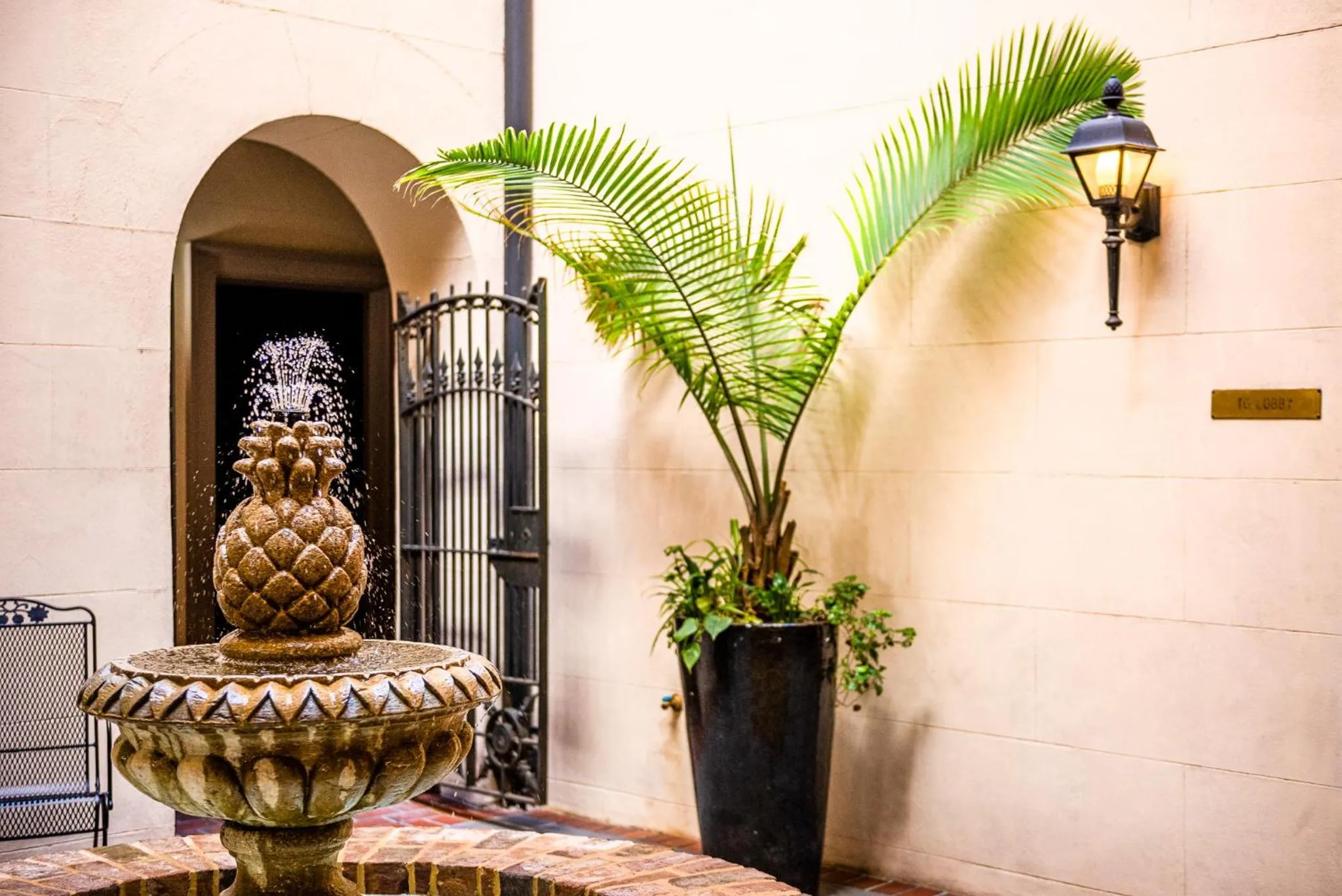 Patio in Kings Courtyard Inn