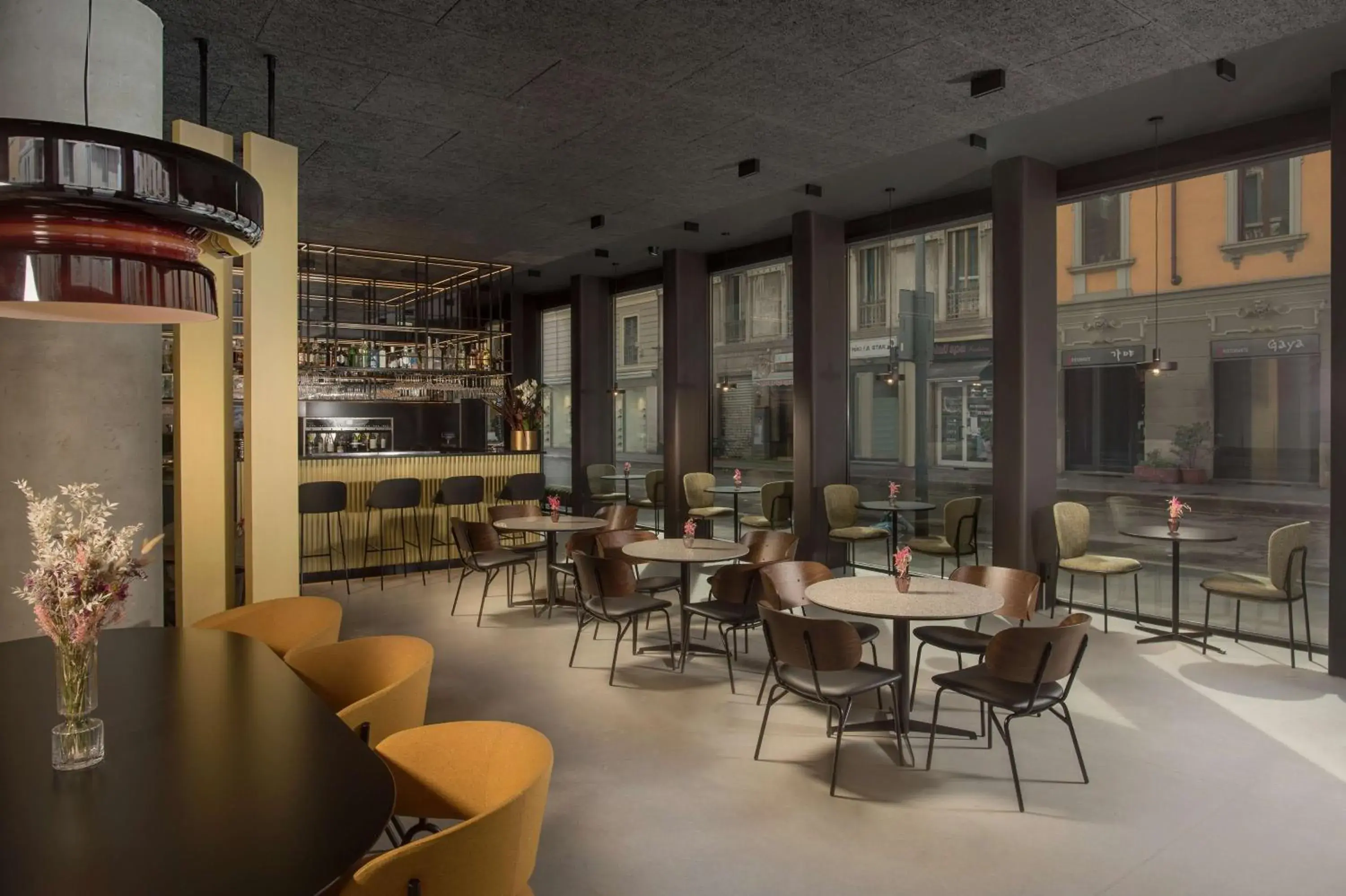 Lounge or bar in NH Milano Corso Buenos Aires Lounge or bar in NH Milano Corso Buenos Aires