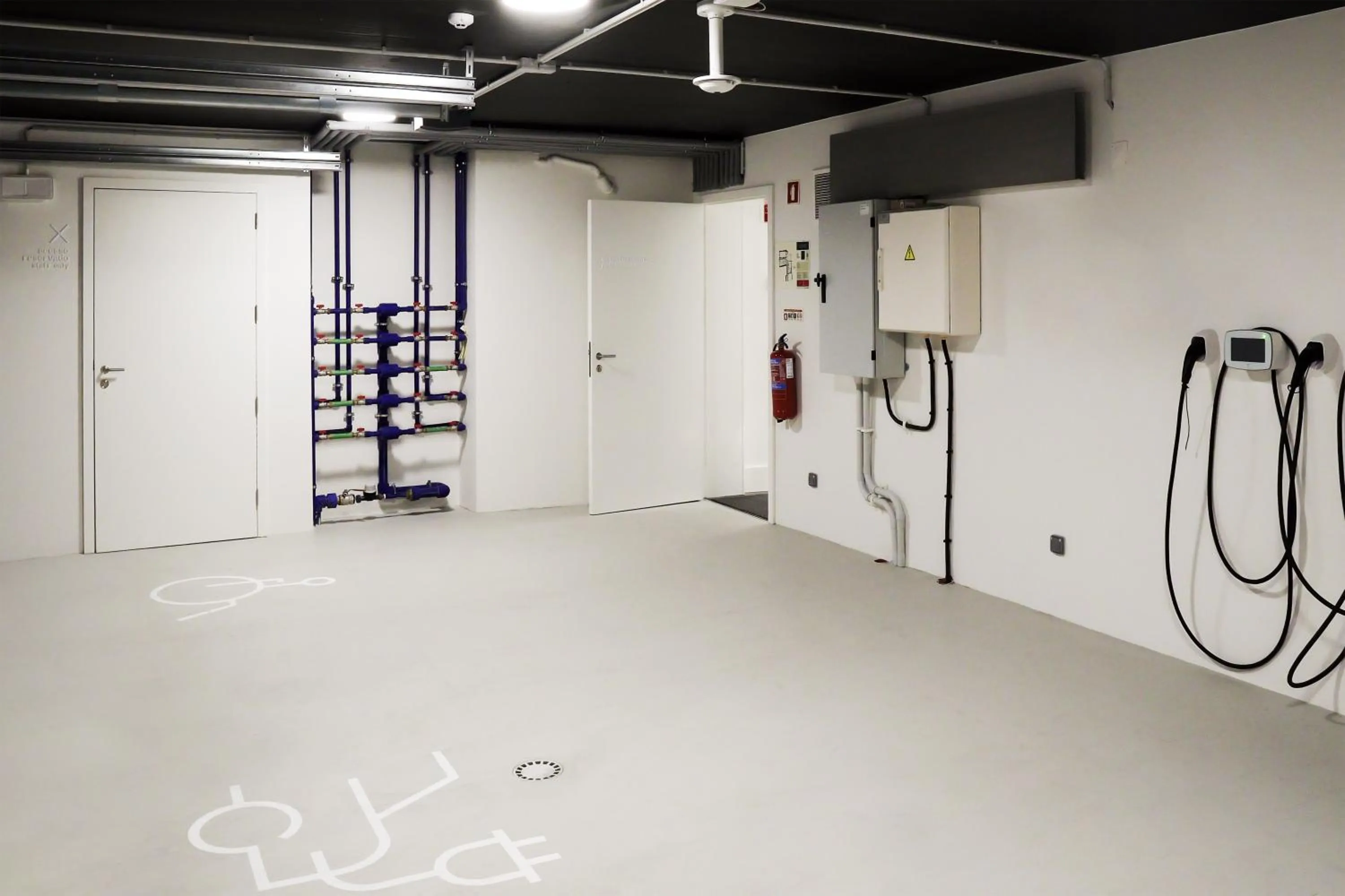 Parking in Casa da Galeria - Azores Art of Hosting