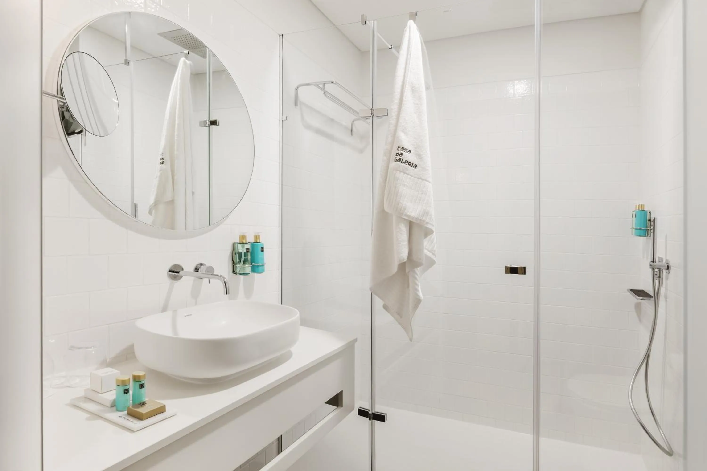 Bathroom in Casa da Galeria - Azores Art of Hosting