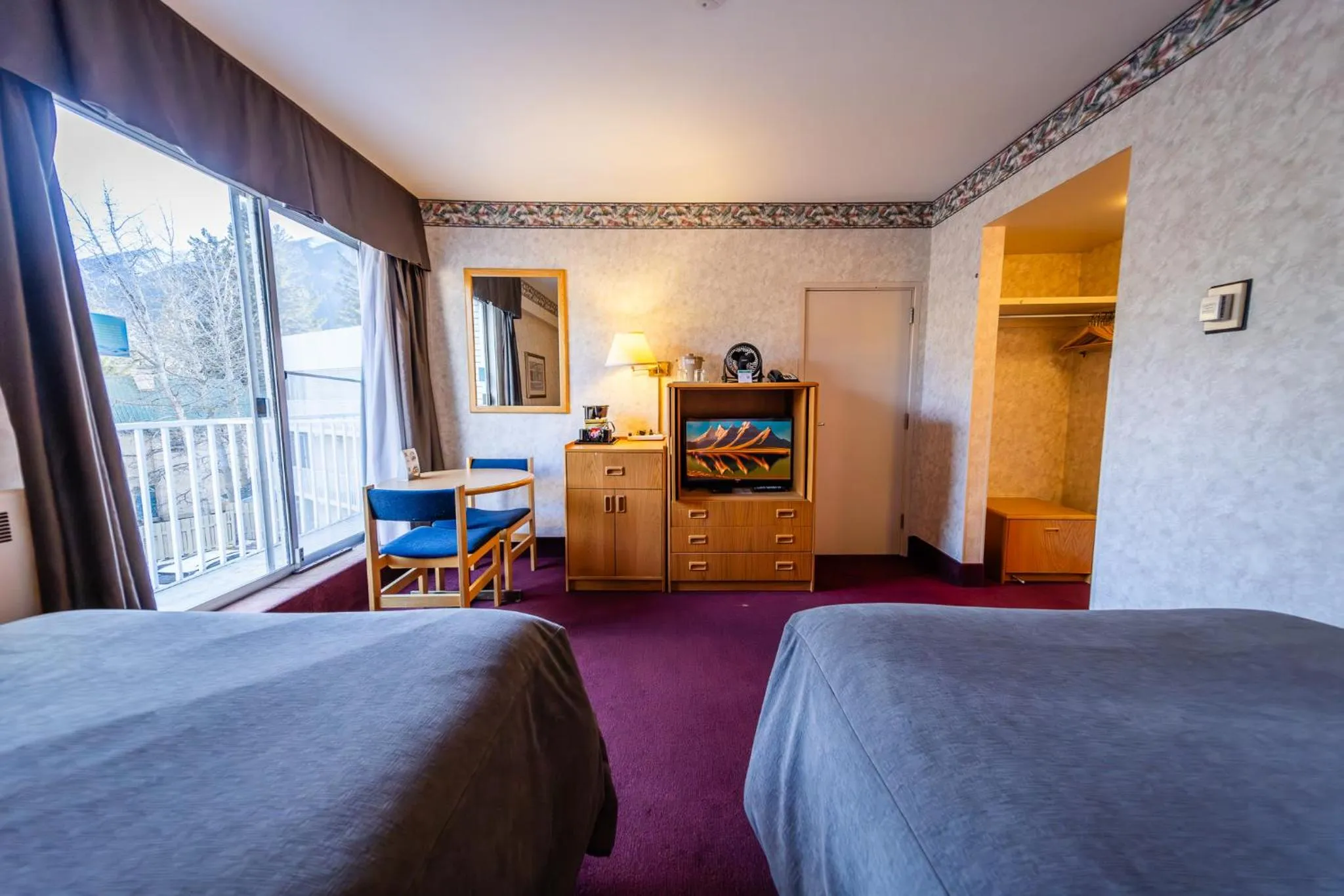 Bedroom, Bed in Bow View Lodge