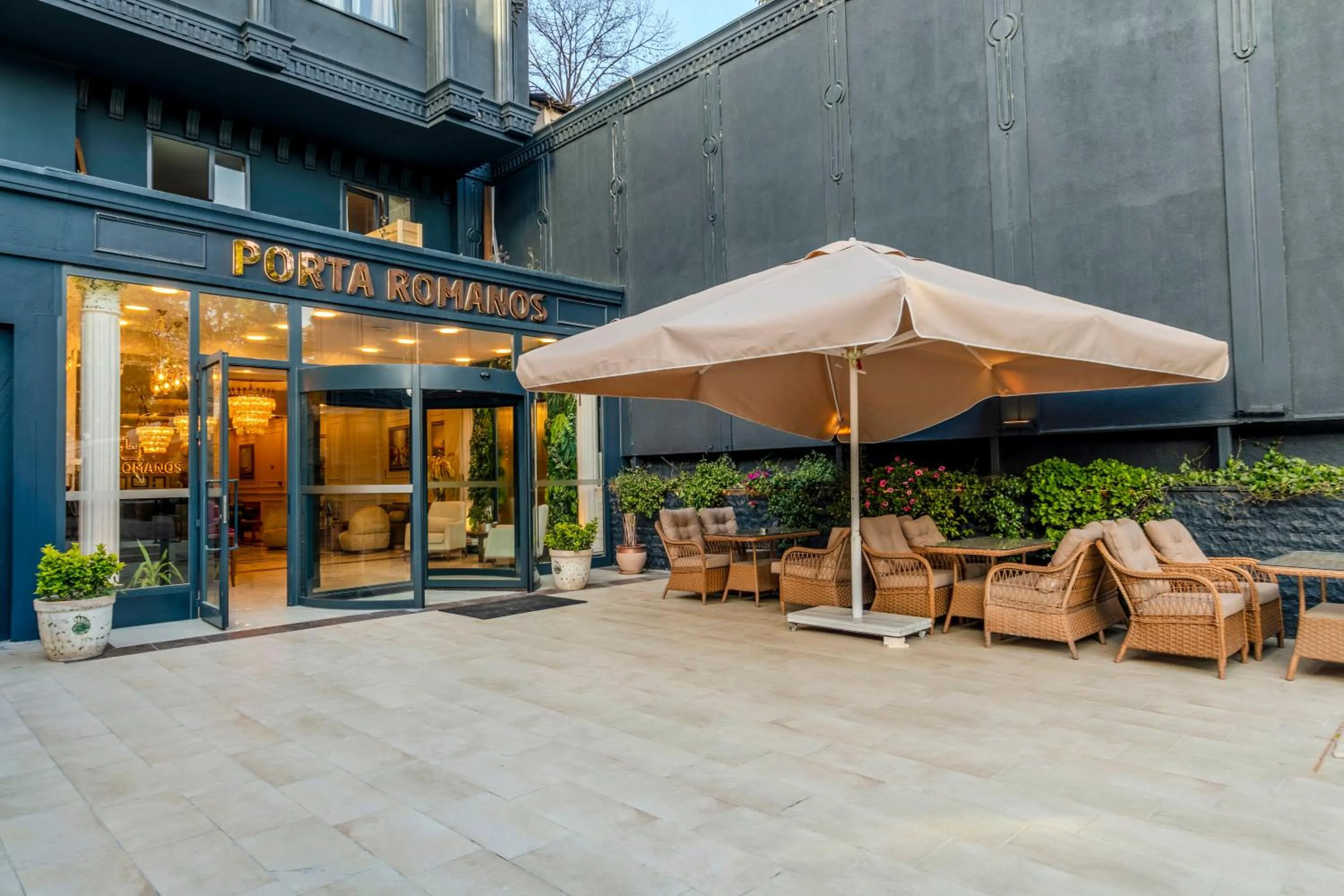 Property building in Istanbul Old City Topkapi Porta Romanos Hotel Ottoman Heritage