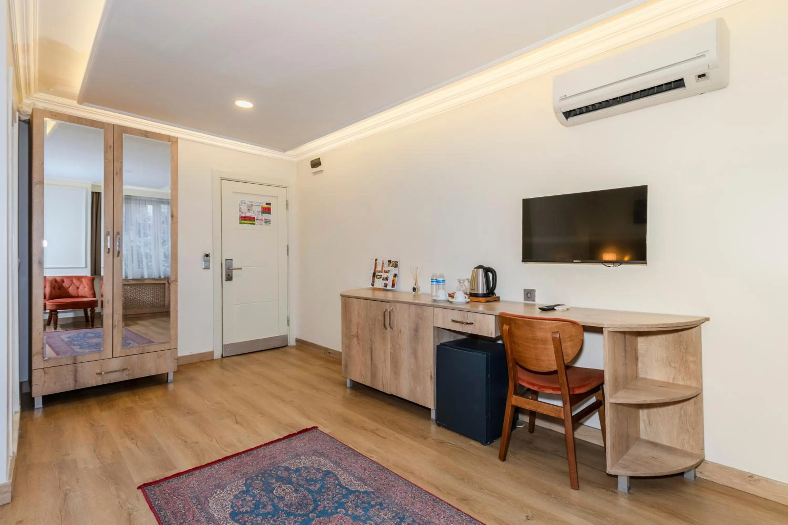 Photo of the whole room in Istanbul Old City Topkapi Porta Romanos Hotel Ottoman Heritage