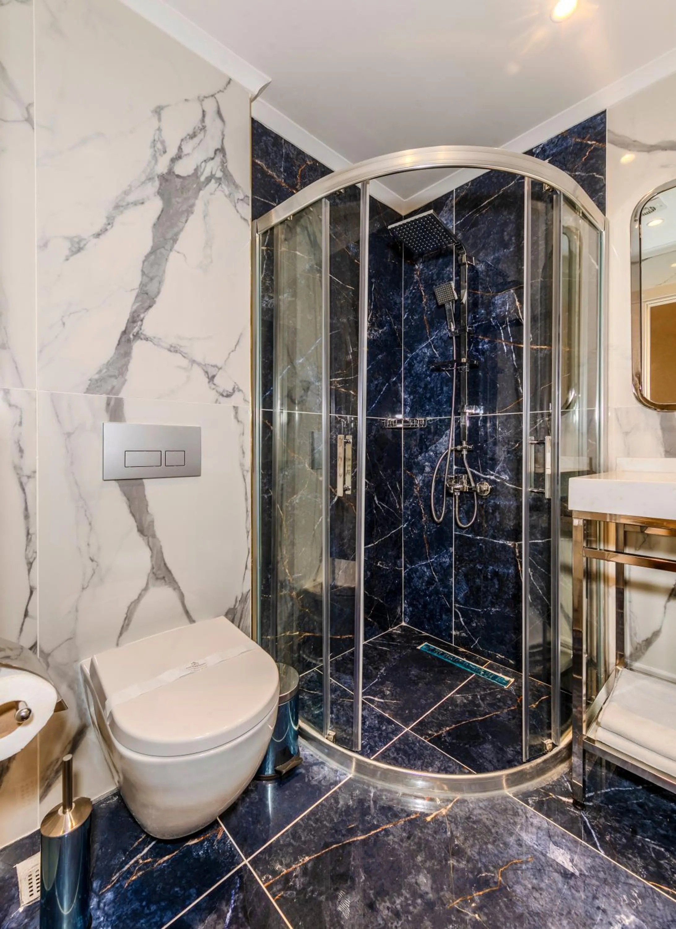 Bathroom in Istanbul Old City Topkapi Porta Romanos Hotel Ottoman Heritage