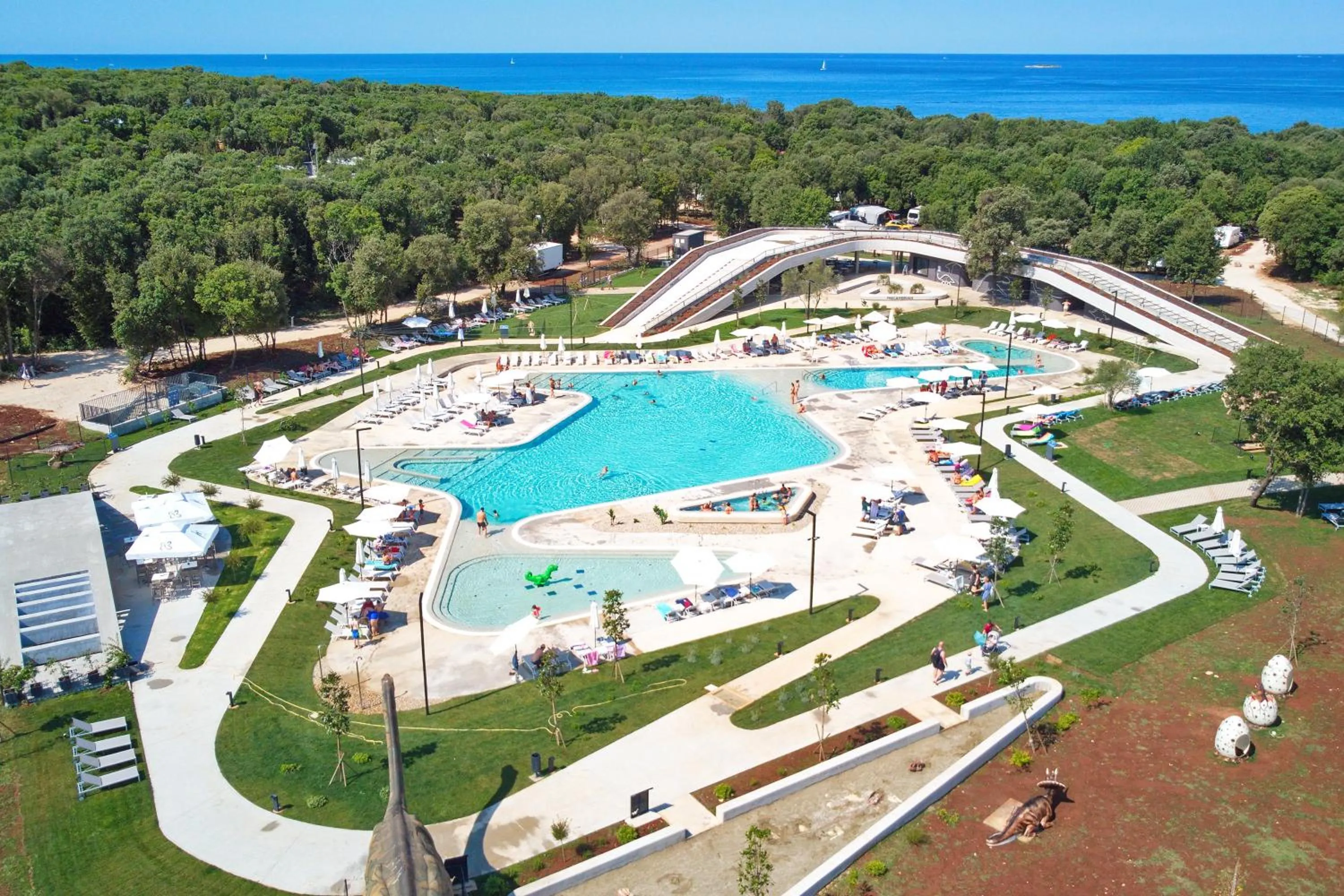 Day in Luxury Glamping Beach Villas Porto Bus