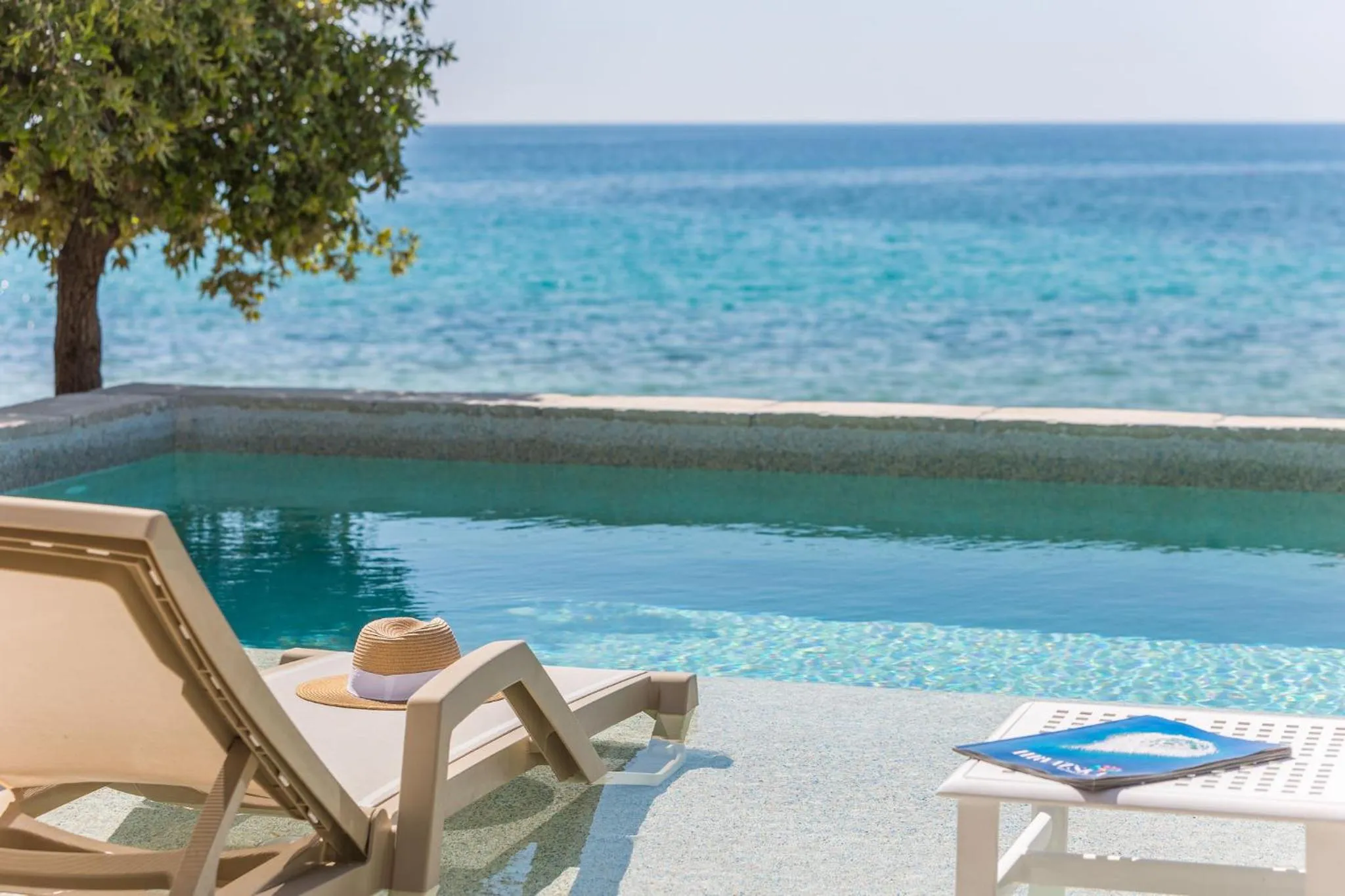 Patio in Luxury Glamping Beach Villas Porto Bus