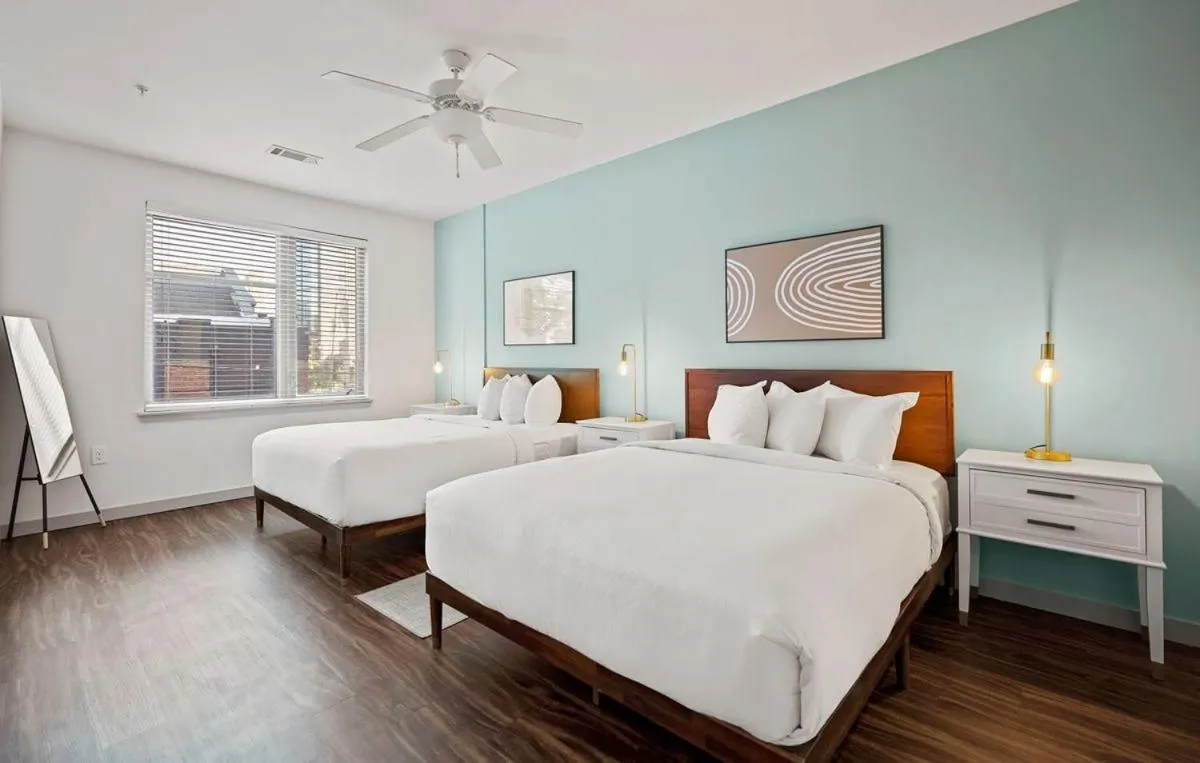 Bed in Placemakr Music Row - Vanderbilt