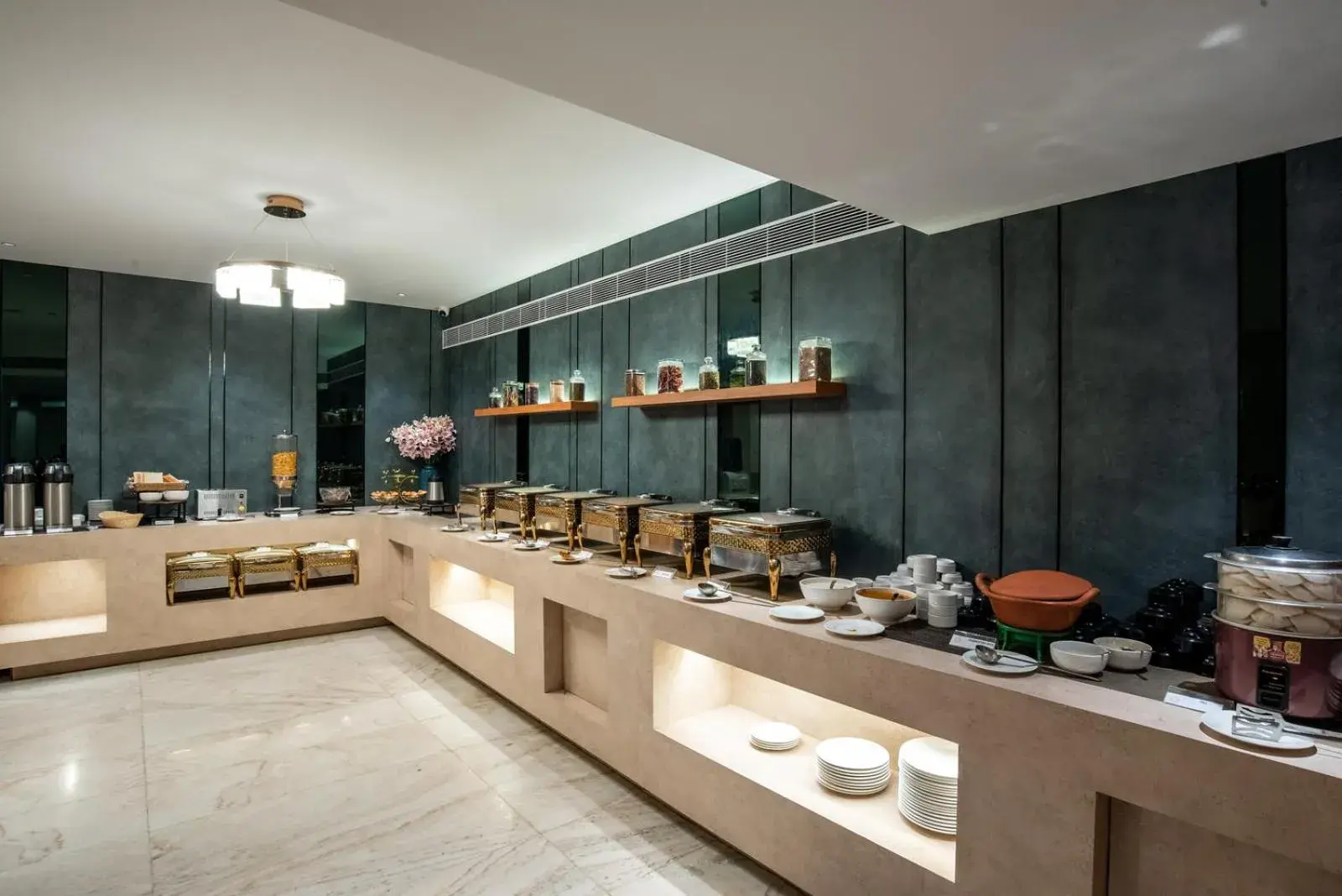 Restaurant/places to eat in Royal Regency Restaurant/places to eat in Royal Regency