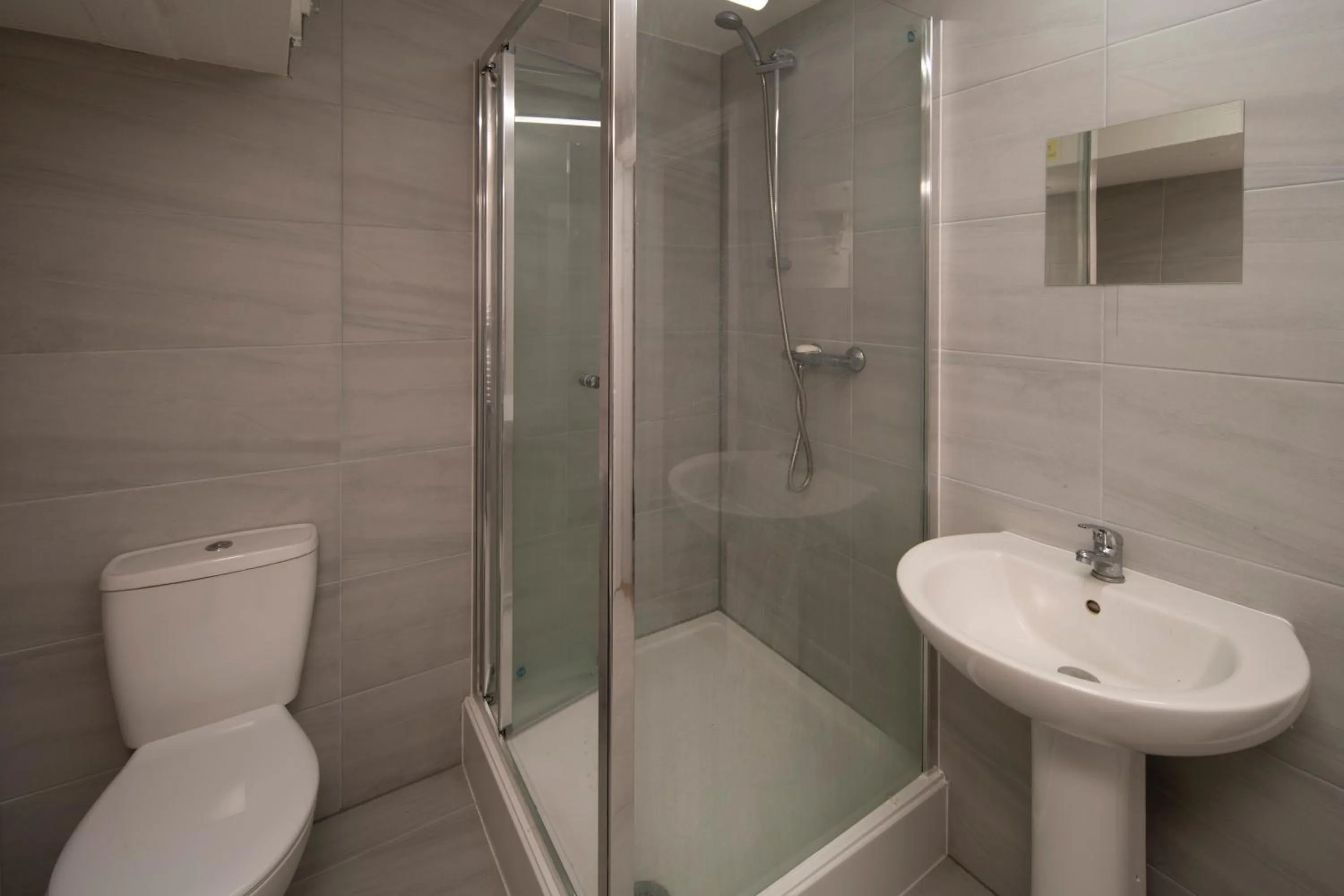 Bathroom in Harbourside Hostel Bristol