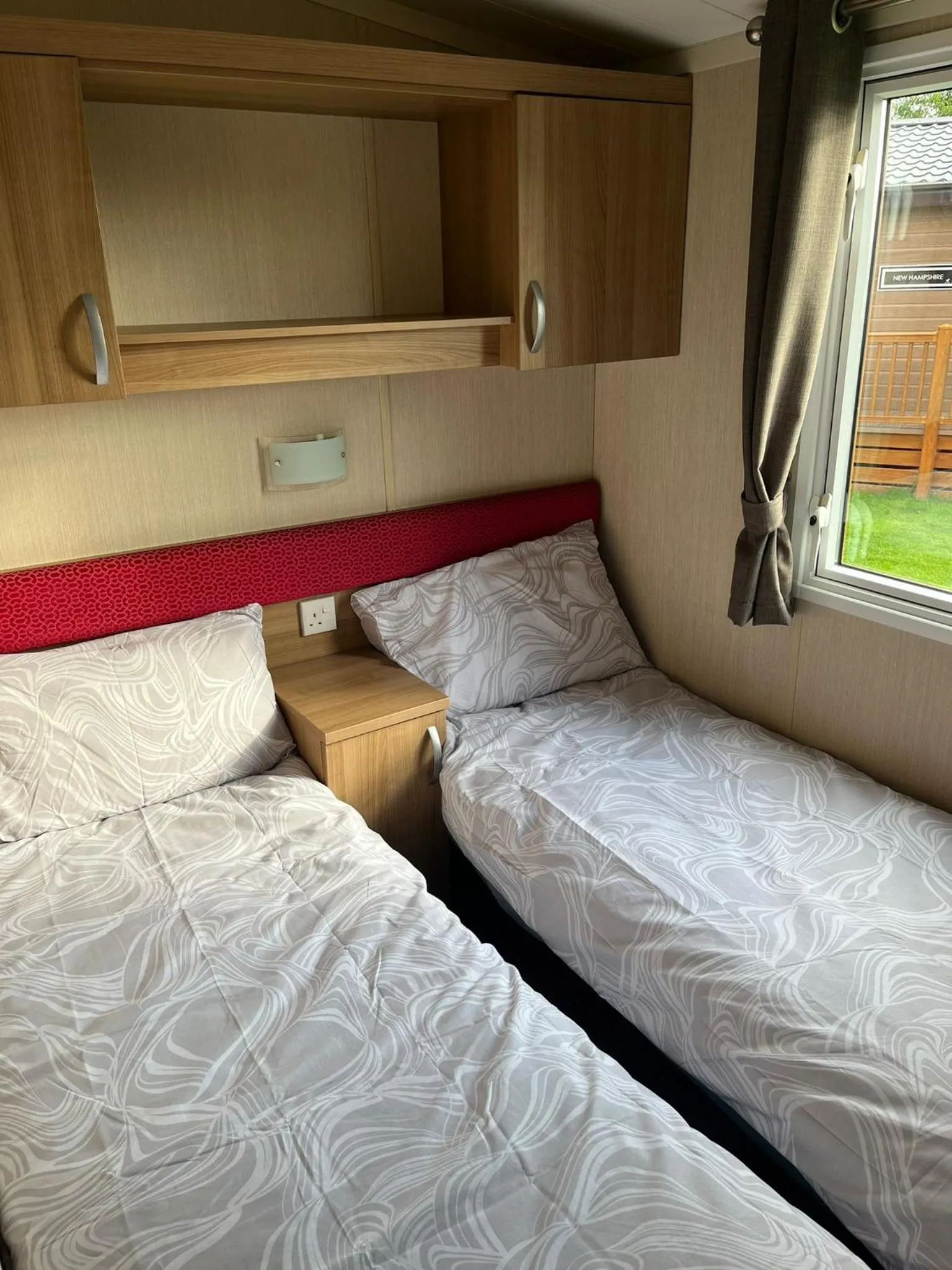 Bedroom, Bed in The Luxury break Sleeps 6 at 44 Kingfisher Court South facing
