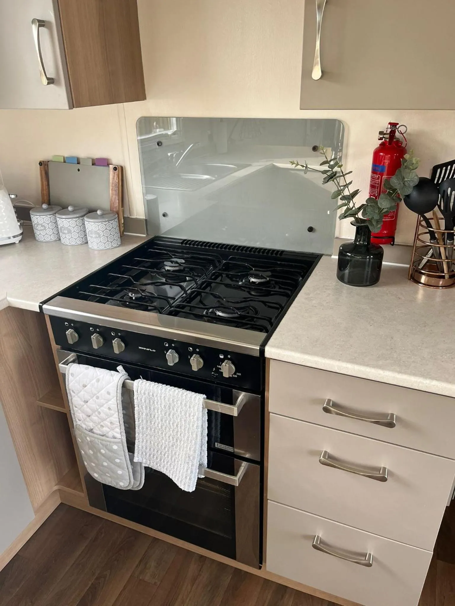 stove in The Luxury break Sleeps 6 at 44 Kingfisher Court South facing
