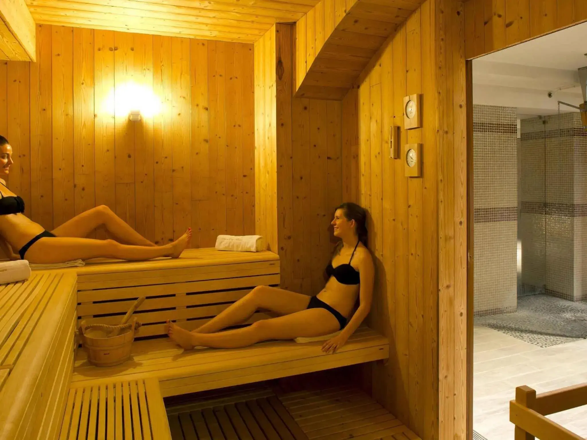 Spa and wellness centre/facilities in Mercure Moulins Centre Hôtel de Paris Spa and wellness centre/facilities in Mercure Moulins Centre Hôtel de Paris